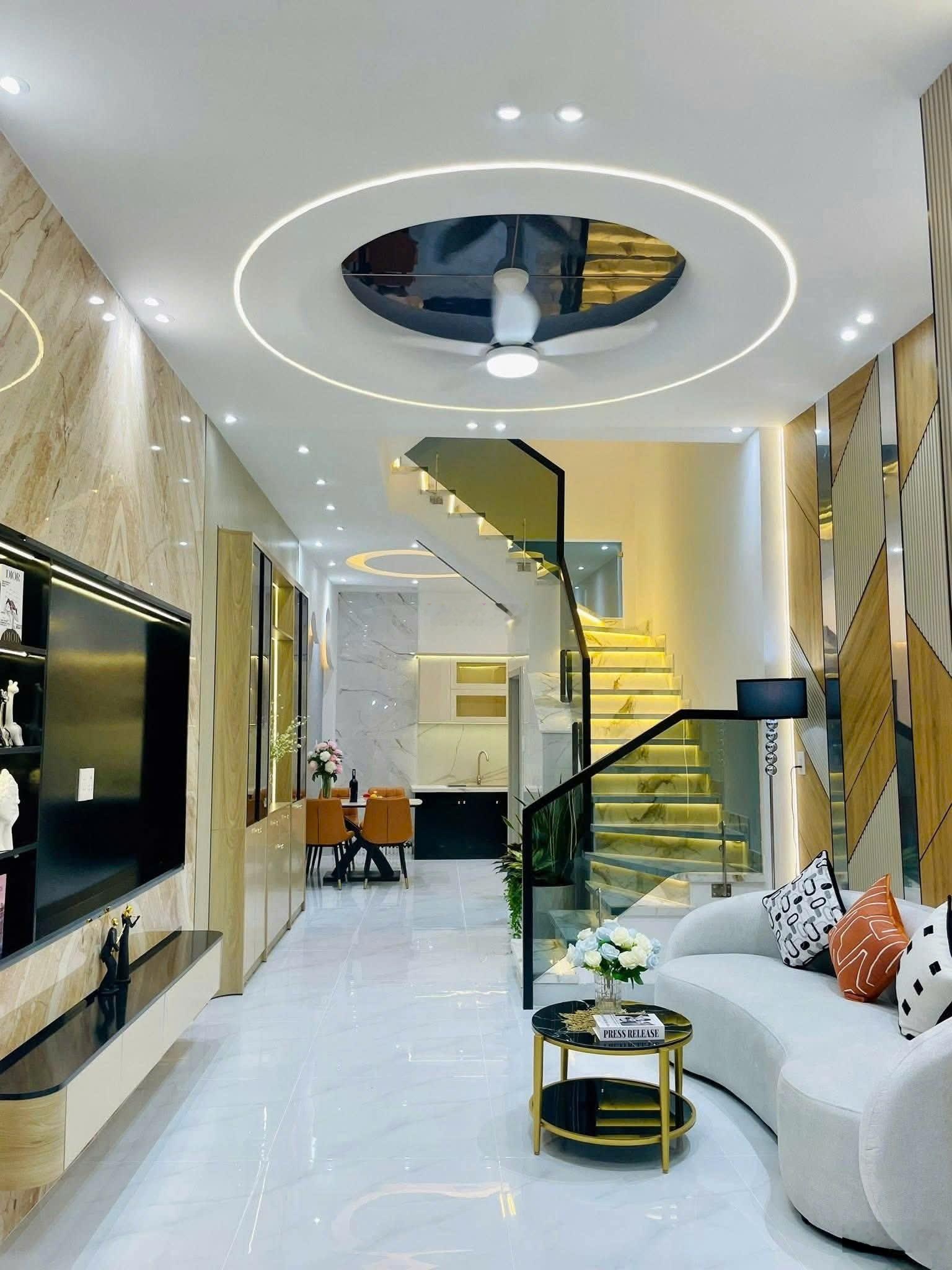 Nhà đẹp 4 tầng HXH Thạch Lam 47m2 giá 6 tỷ có 4PN