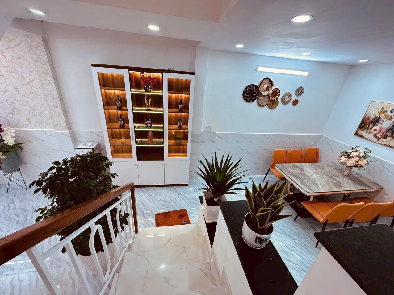 Giảm ngay 100 triệu khi mua căn nhà Nguyễn Lâm, Phường 7, quận Bình Thạnh 50m2 giá 2tỷ890