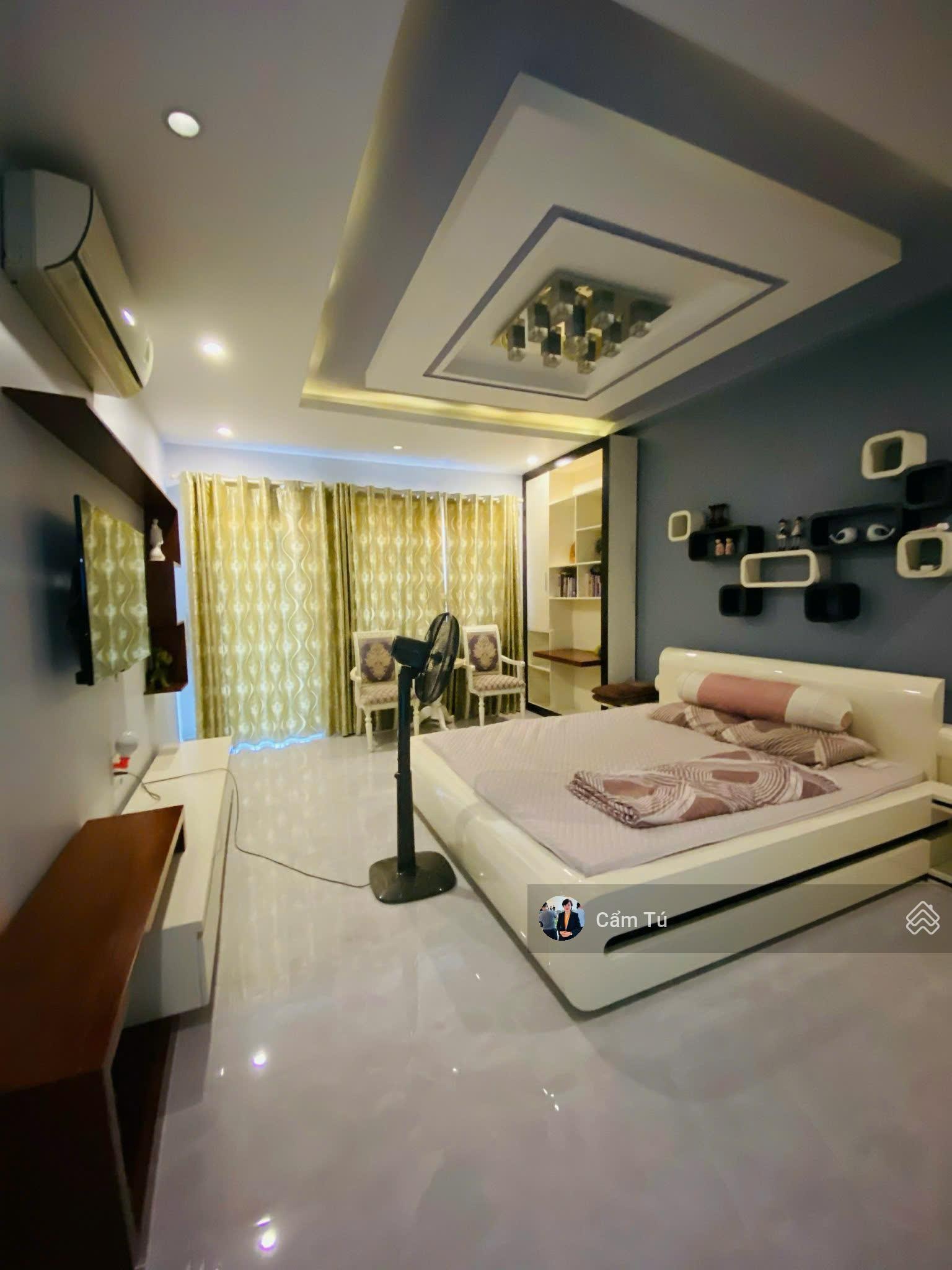 Cho thuê nhà nguyên căn 4x22m, trệt, 3 lầu, 4 phòng ngủ có nội thất. Khu an ninh đường 10m