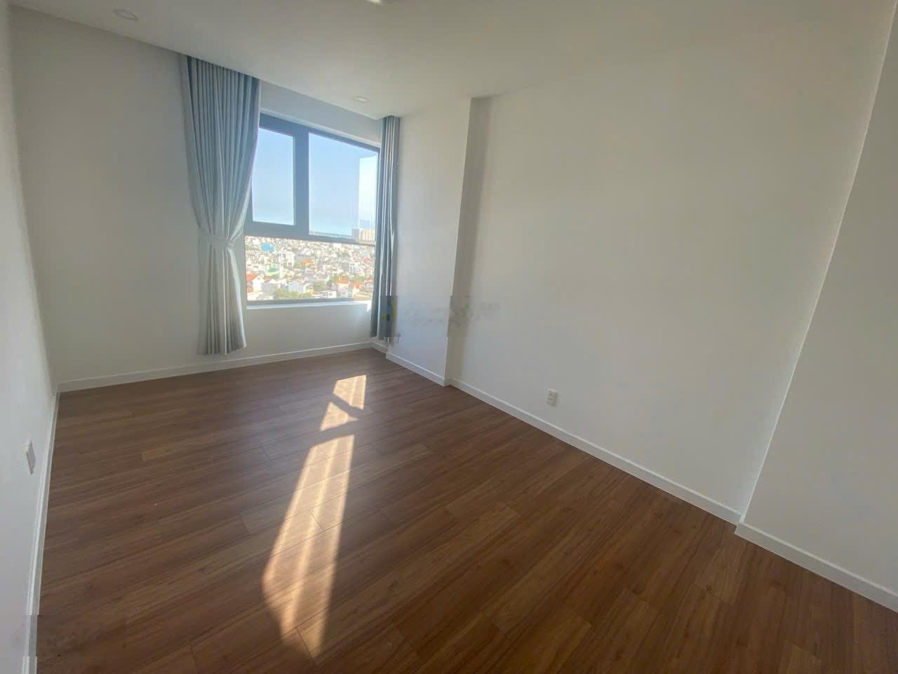 Cần bán căn hộ D'Lusso 3PN3WC DT 105m2 tầng cao view sông căn góc giá 8.65 tỷ bao thuế