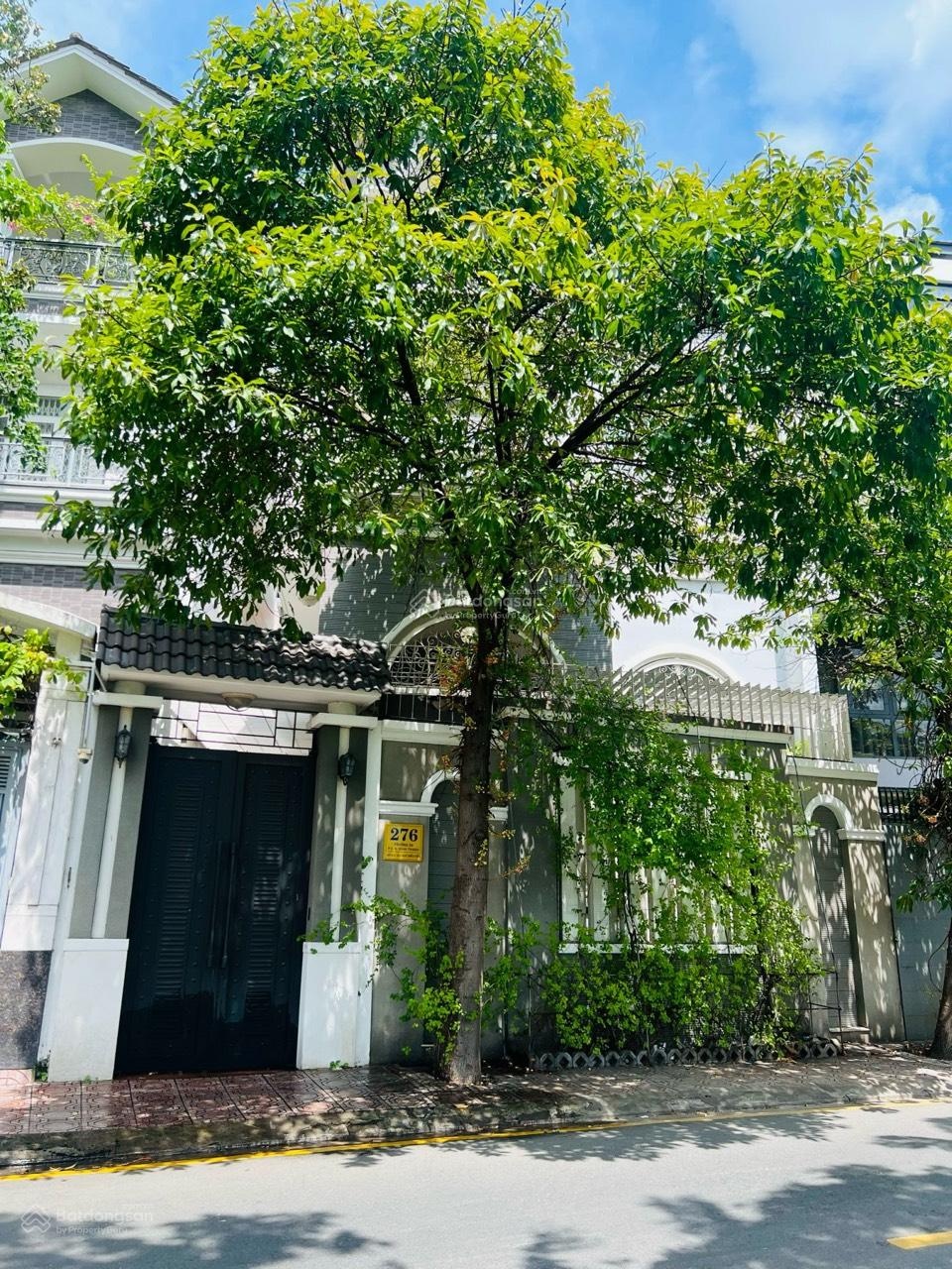 Cần bán biệt thự siêu đẹp 2 mặt tiền Trường Sa 10x17m hầm 4 lầu, chỉ 44 tỷ