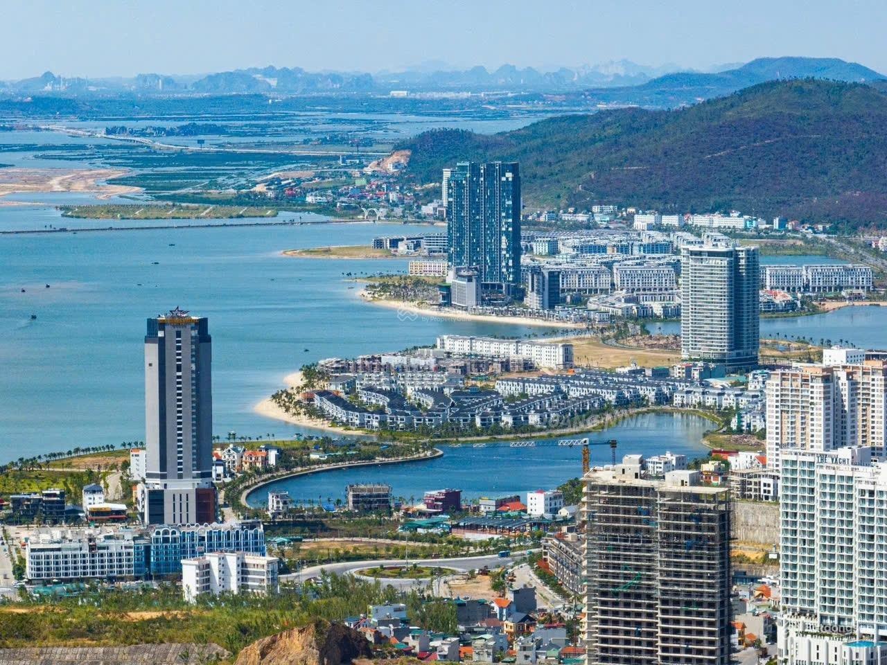 Bán ô đất biệt thự hướng biển trung tâm Bãi Cháy Hạ Long, Quảng Ninh.