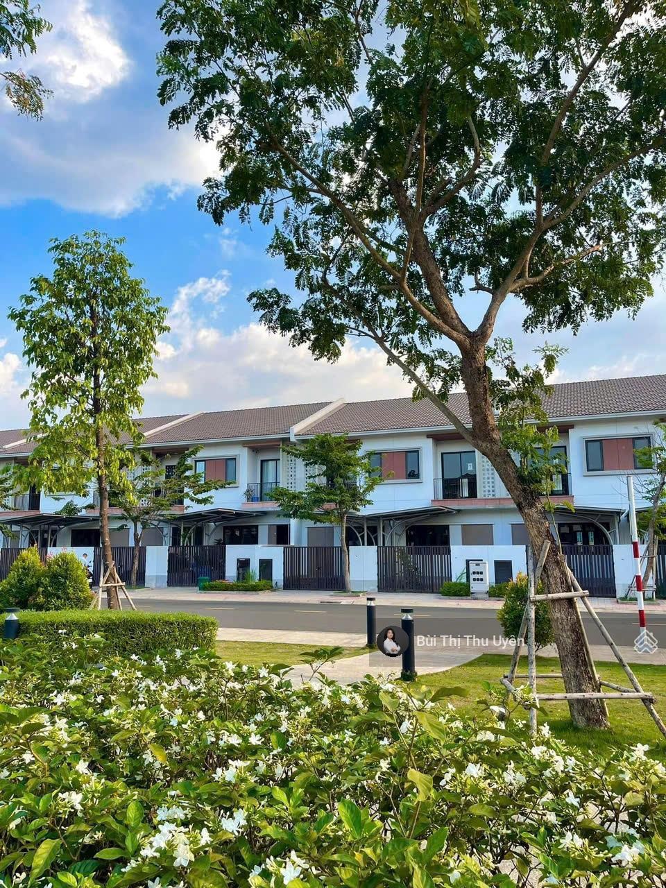 Duy nhất 1 căn nhà 2 tầng full sổ hồng giá cực rẻ