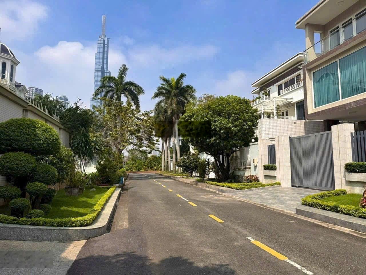 Bán gấp biệt thự siêu đẹp góc 2 MT Lam Sơn, Phú Nhuận - 99m2 (7x15m) - 5 tầng TM - giá chỉ 28 tỷ