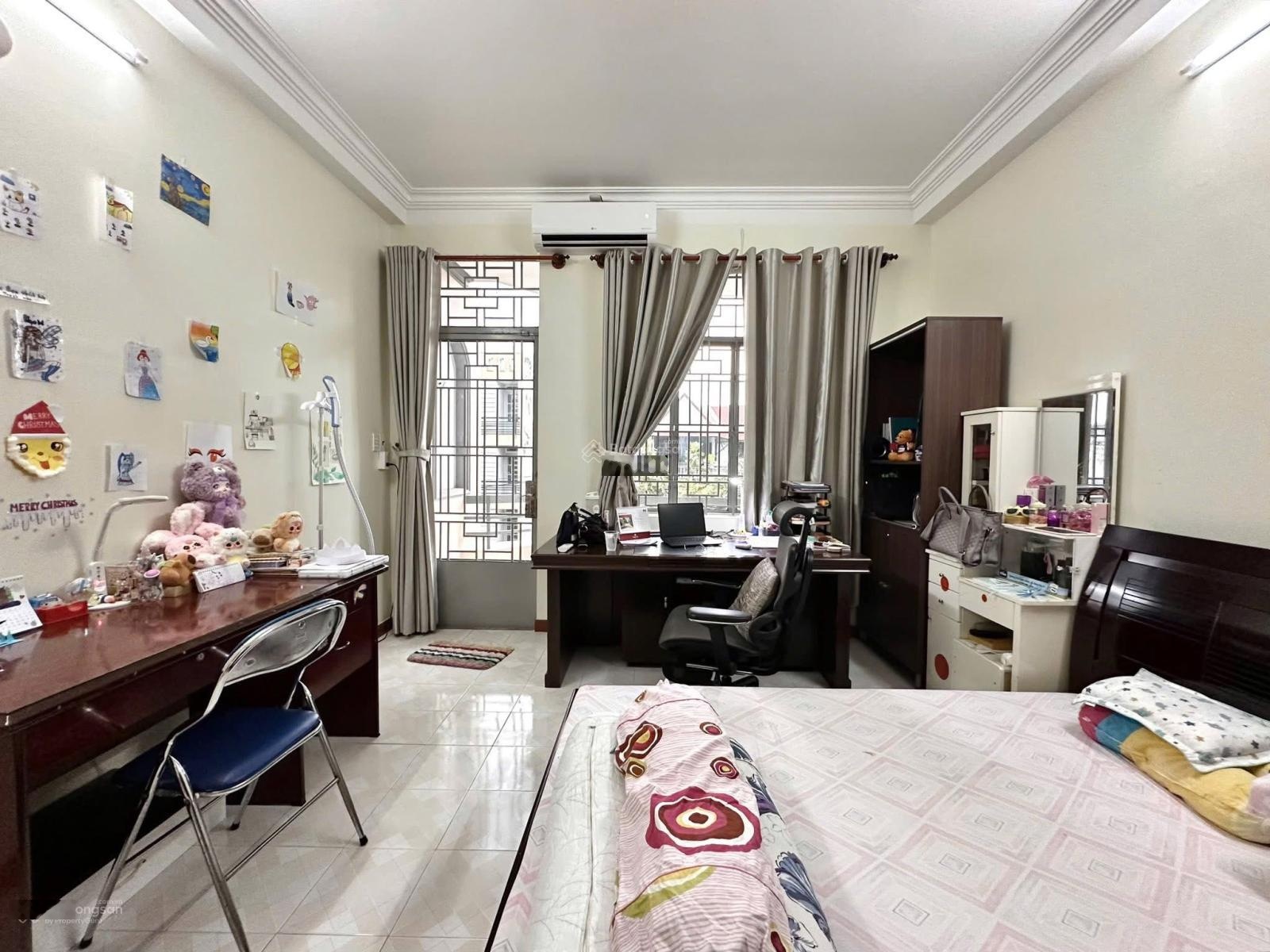 Bán nhà Tân Mai, diện tích siêu rộng 45m2 giá 7.8 tỷ, 20m ra ô tô tránh, nhà đẹp dân xây