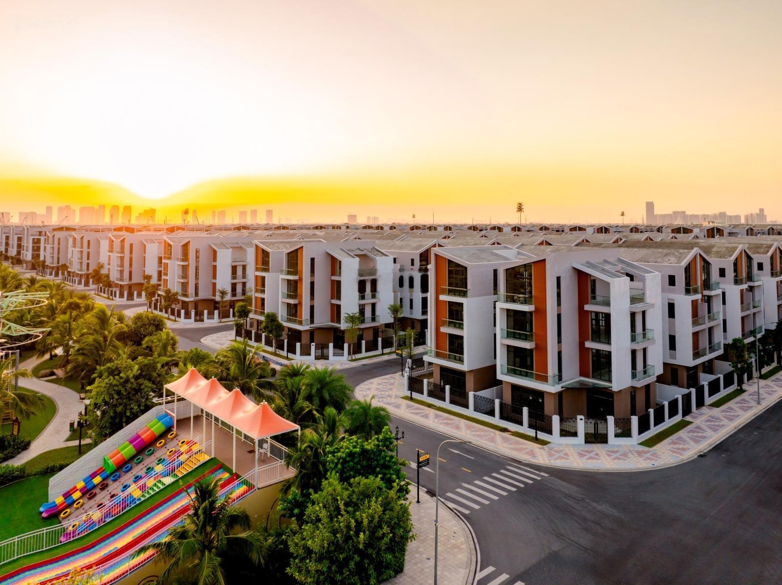 Bán shophouse Ánh Dương Vin 3 AD6-82, 100m² giá 14.552 tỷ Mặt tiền 5m, gần công viên và vịnh biển