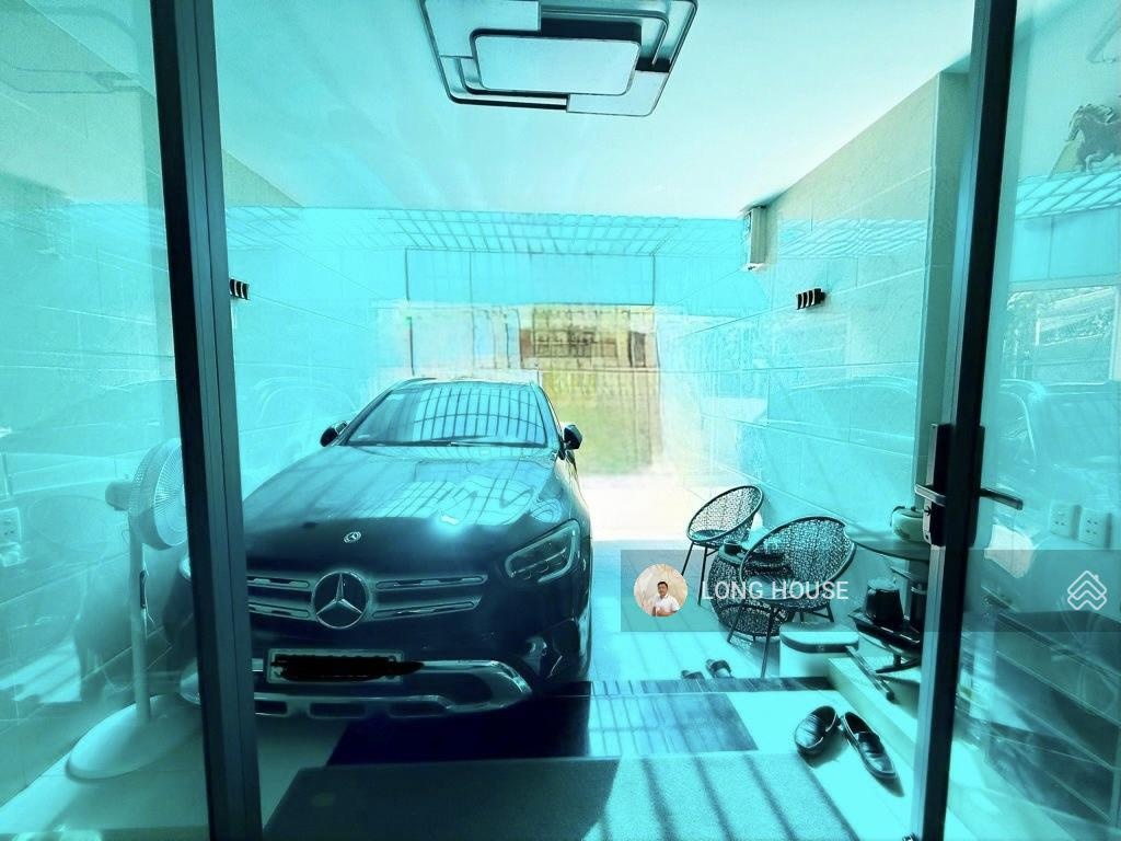 Nhà mới, 90m2, sổ vuông A4, hẻm oto 10m, sẵn nội thất mới