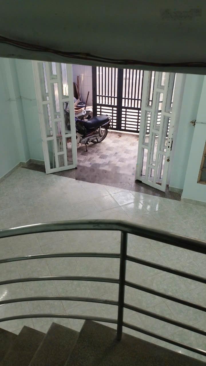 Cho thuê nhà mặt tiền Lê Sao, 14tr, 4,5*20m, trệt, 1 lầu. 2WC, 2PN, phù hợp bán buôn mọi ngành nghề