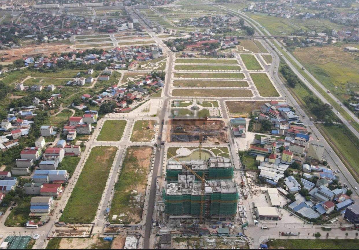 Chính chủ bán Do5.18 lô góc 129,5m2 MT 21,5m đường 20,5m trực diện chung cư Yên Bình giá 4,2 tỷ