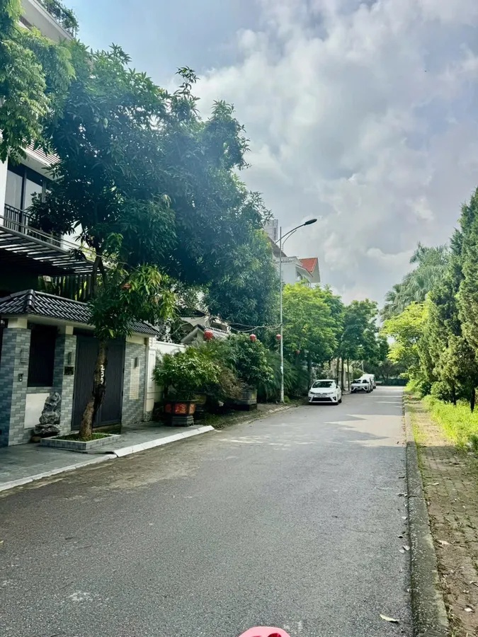 SANG TRỌNG - ĐẲNG CẤP - Biệt thự đẹp, 230m2, mặt tiền 12m, giá quanh 50 tỷ, tại KĐT Xa La, Hà Đông