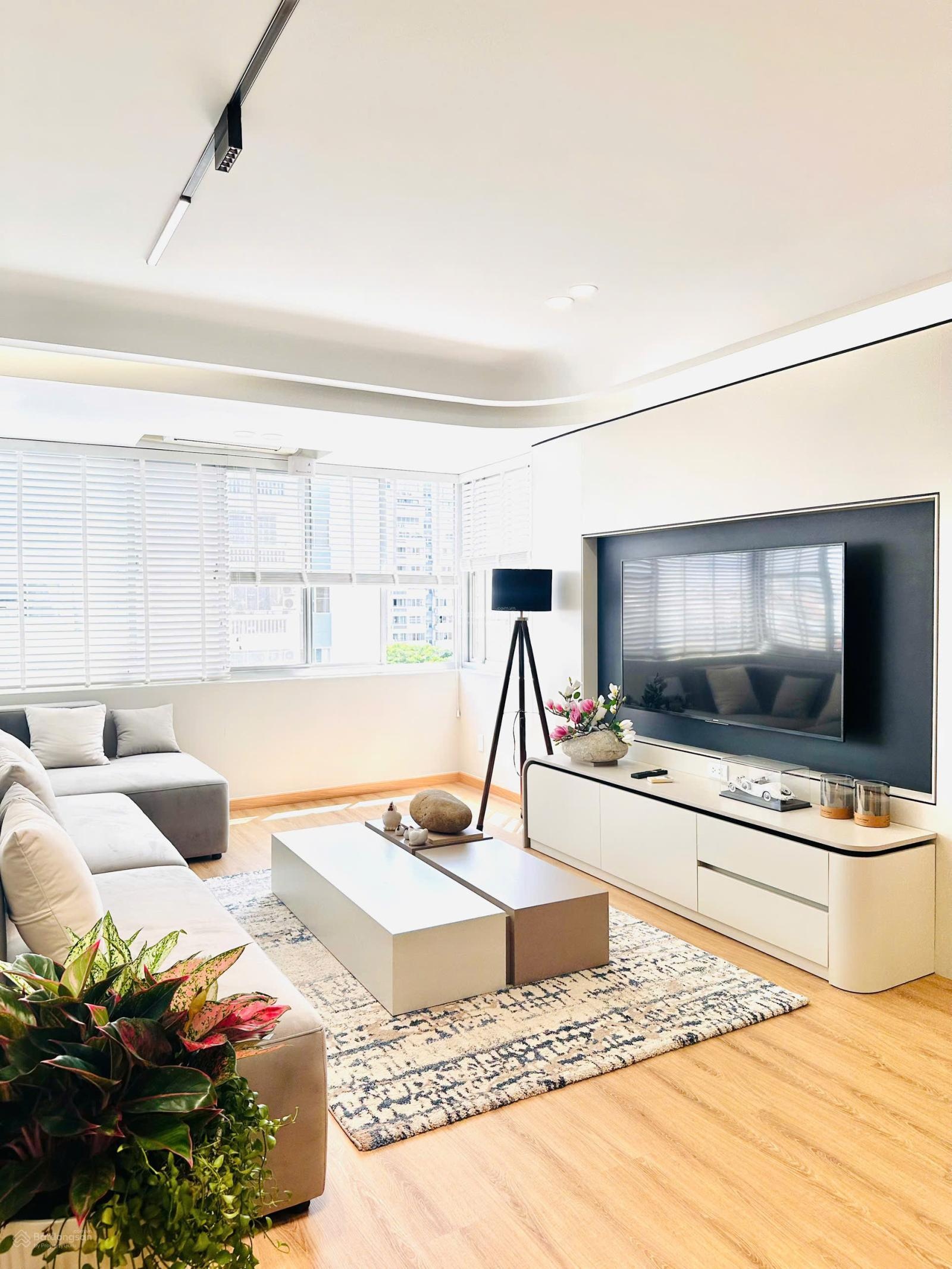 Chủ nhà cần tiền bán gấp căn hộ Mỹ Khánh 1, PMH, 113m, 3pn 2wc giá 9,2 tỷ. LH 0914106483