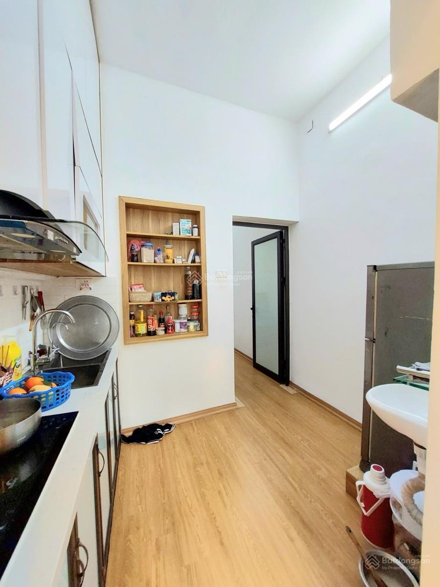 Bán nhà tập thể phố Minh Khai 2 thoáng oto đỗ 2PN nhà đẹp ở ngay 70m tầng 2 giá nhỉnh 3 tỷ sổ đỏ CC