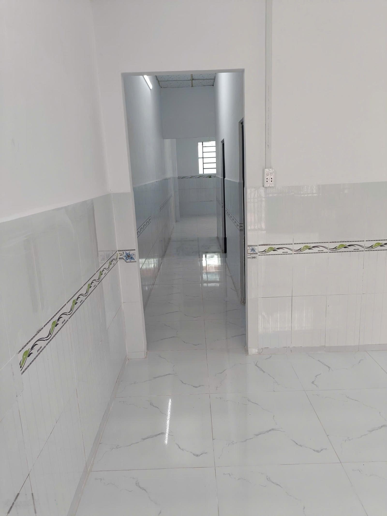 Cần bán nhà DT 85m2, P. Long Trường