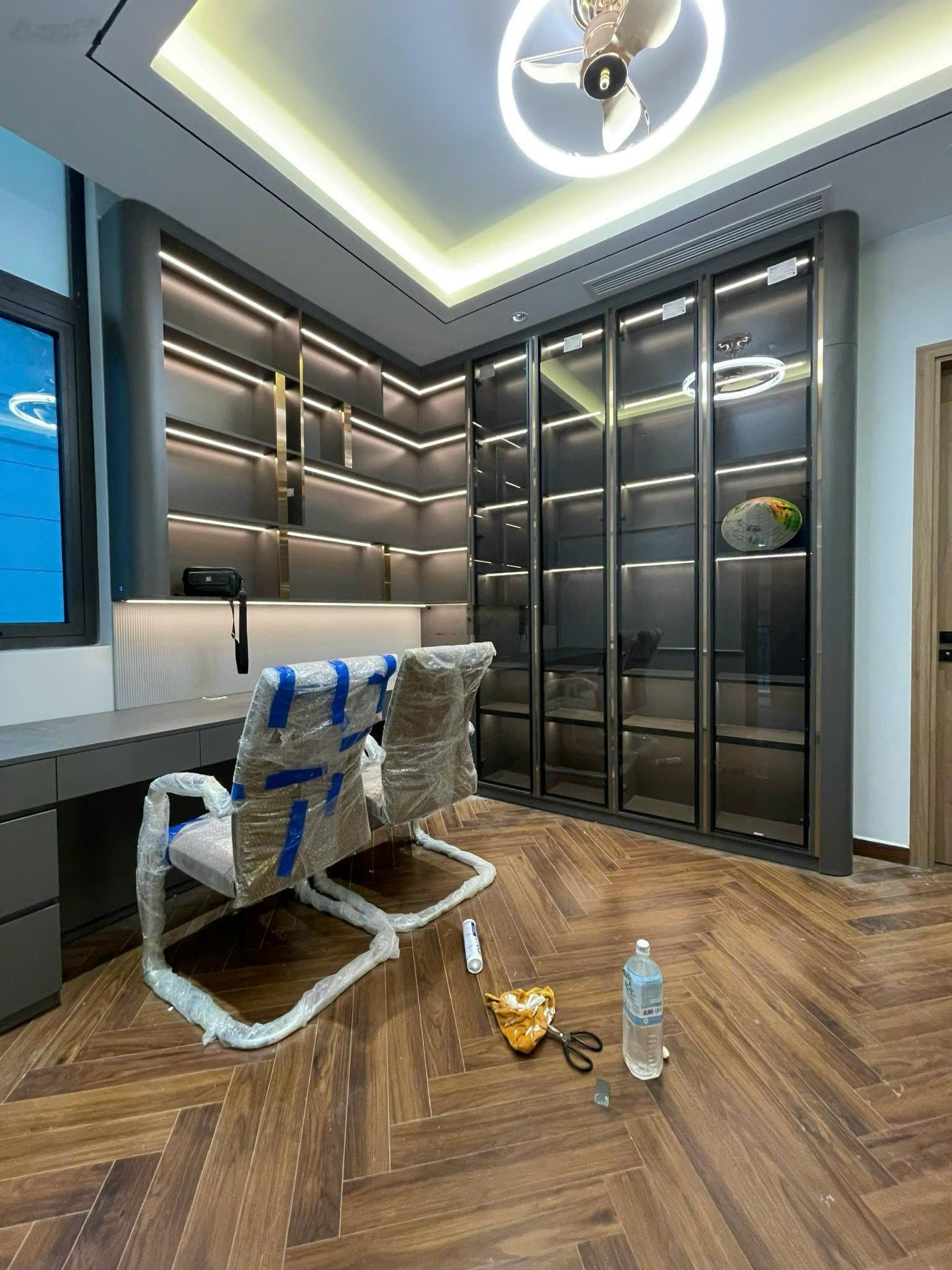 Bán căn chung cư chính chủ 2PN ở tầng 9,14 giá 7,3 tỷ