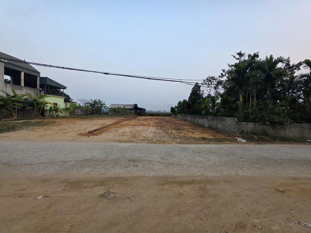 Lô đất vuông vức bám trục chính xã Tất Thắng-cách QL70B chỉ 150m-cách cầu Đồng Quang chỉ 15p lái xe