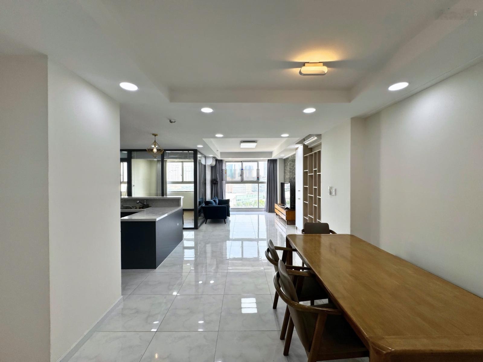 Bán căn hộ Scenic Valley 3pn 99m2 chỉ 9,7 tỷ đầy đủ nội thất nhà đẹp. LH Lan 0906743166