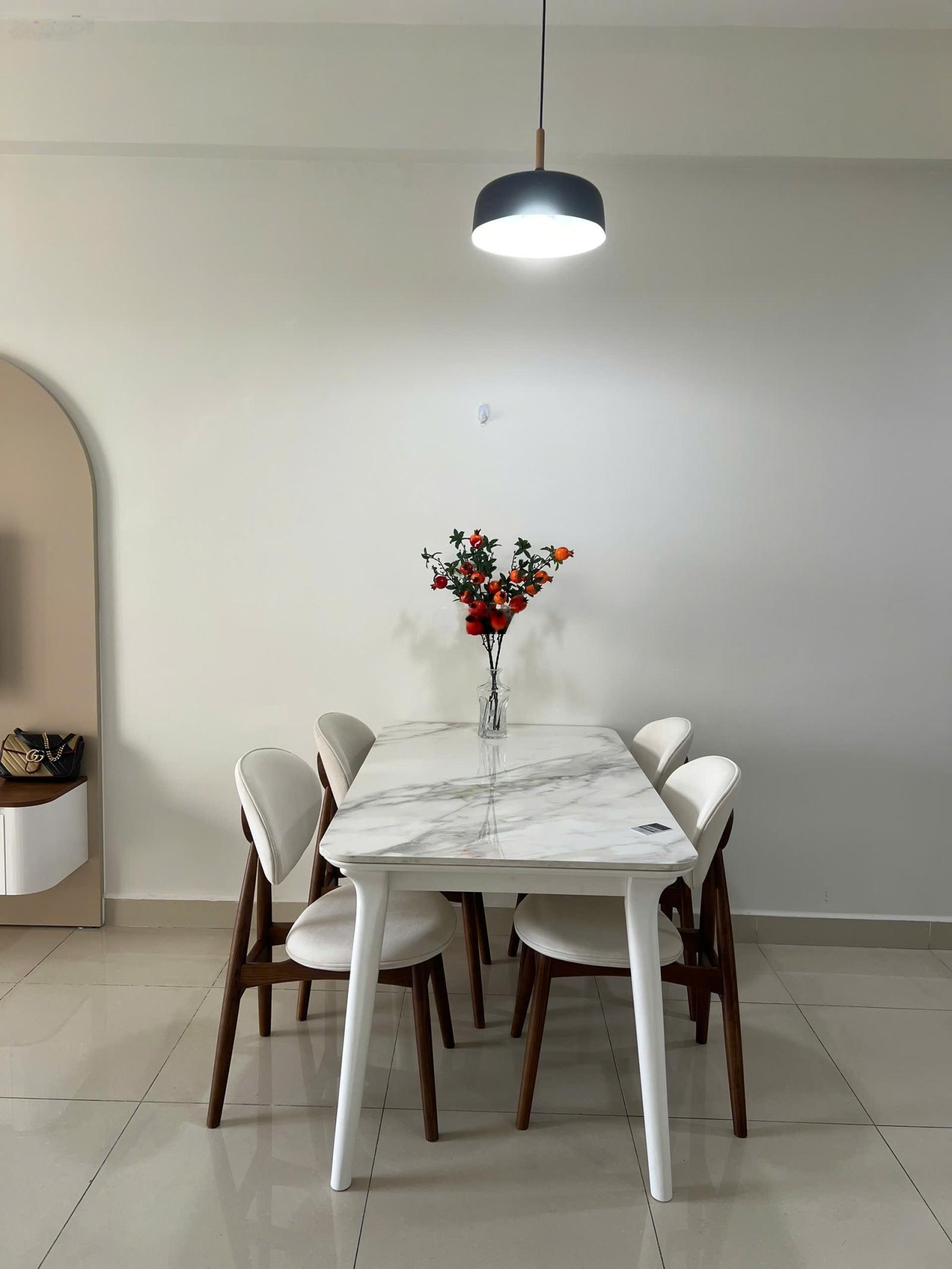 Căn góc 3PN full nội thất mới 96m2 bán giá 9 tỷ The Sun Avenue