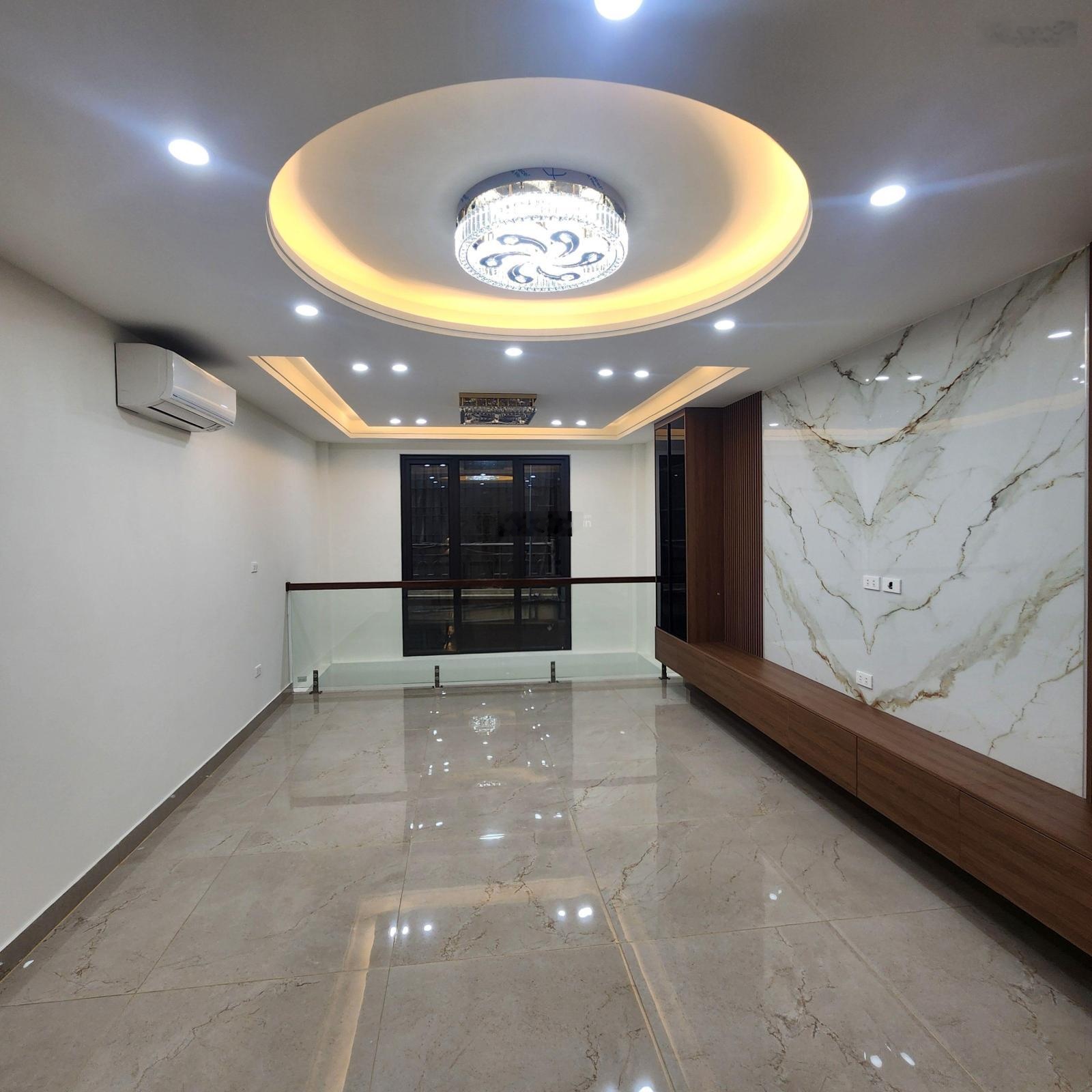 Siêu phẩm nhà mới 7 tầng thang máy phố Cù Chính Lan, ngõ thông ô tô chạy quanh nhà, 38m2, 18.5 tỷ