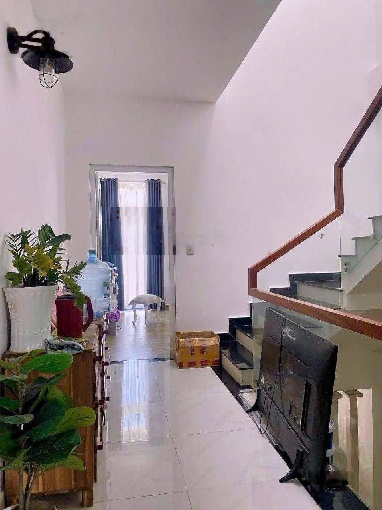 Bán gấp nhà 3 tầng 3PN, 2WC, 78m2 tại đường Số 12, Hiệp Bình Phước, giá 6,9 tỷ