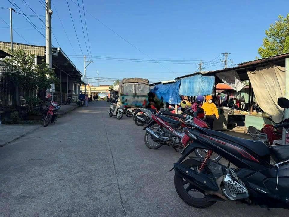 Ngộp bank cần ra gấp lô đất đẹp nằm cách UBND Tân Hiệp 400m, dt 338m2 có thổ cư giá 580 triệu