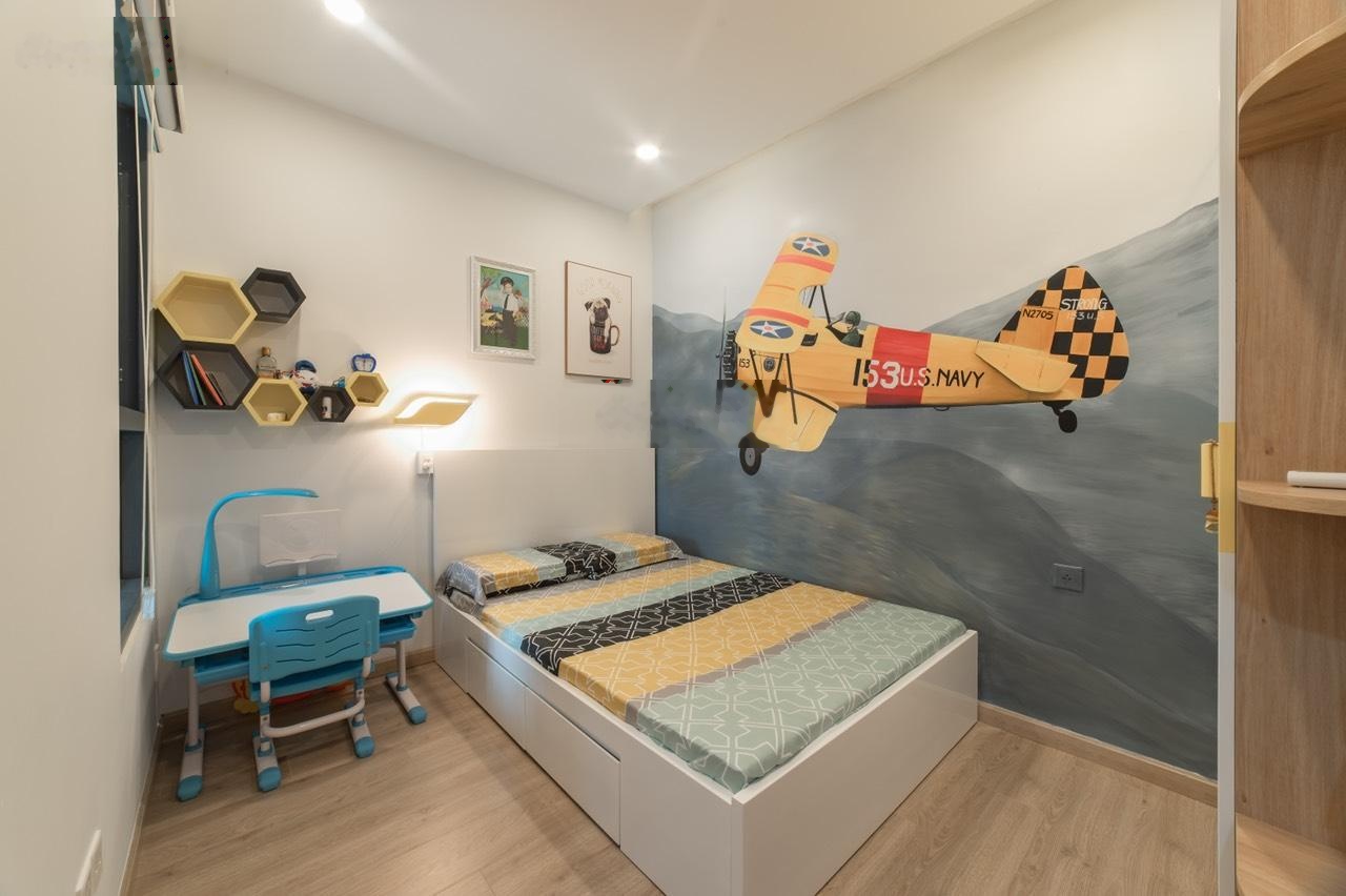 Cần bán gấp căn hộ khu Emerald, 2PN + 2WC (71m2), giá 5 tỷ (bao thuế phí), NTCB, view siêu đẹp