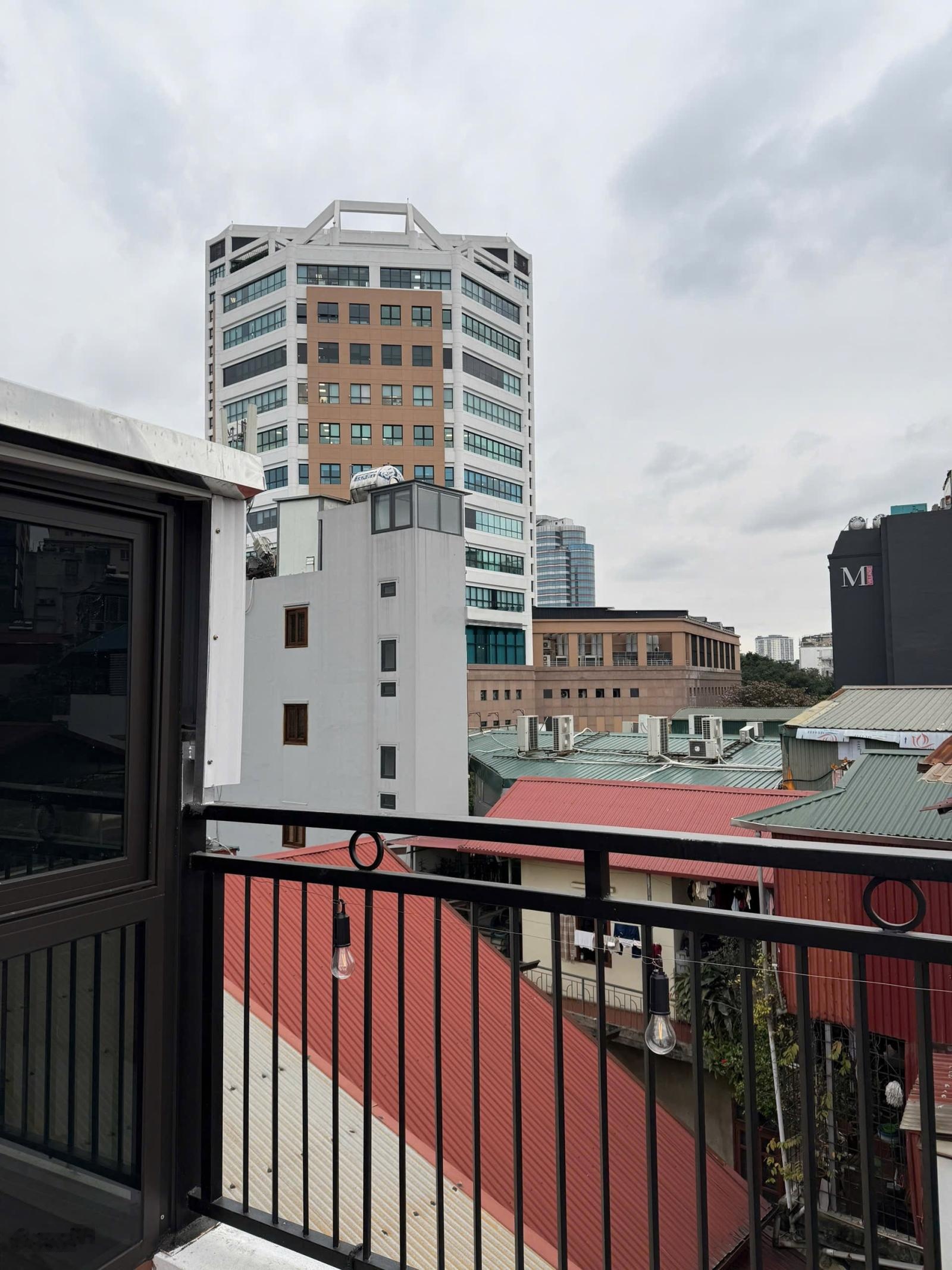 Bán nhà mặt ngõ phố thợ nhuộm sổ đỏ chính chủ 35m2 x 5 T Thang máy , 14,8 tỷ