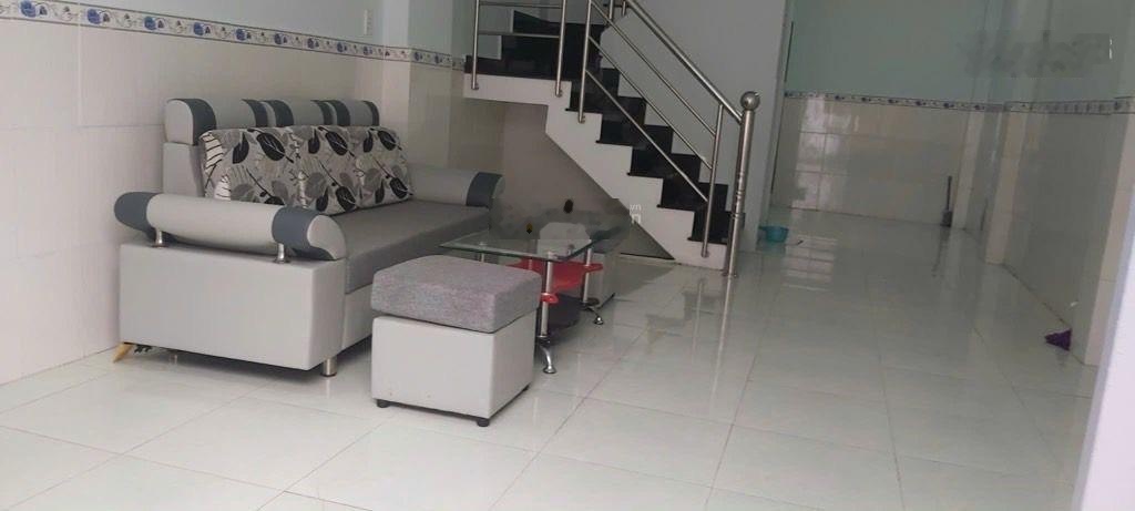 Bán nhà 2 tầng - Hẻm thông xe hơi đậu cửa - Sát trường học - Chợ - Sẵn hợp thuê - Có giá: 2tỷ7 TL