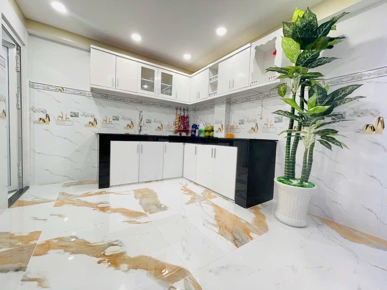 Tân bình khu vip bàu cát hẻm 4m nhà 5 tầng btct giá 5,2tỷ