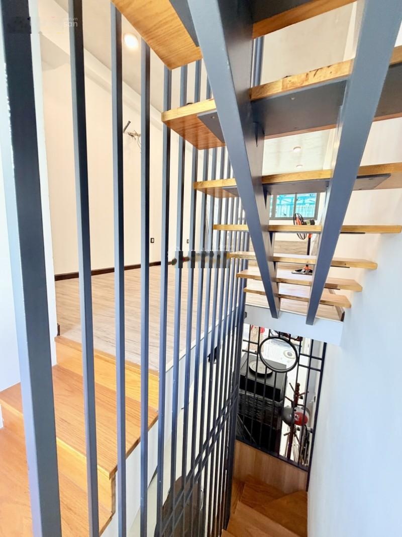 5 tầng kiên cố - ở ngay - giáp quận 1 - 3,2x9m sổ đẹp - 3pn 3wc - hẻm 3g gần mặt tiền lê hồng phong