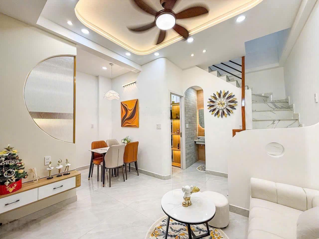 Cuối năm chủ cần bán gấp nhà Nguyễn Thái Bình, P. 12, Tân Bình, (52m2), sổ sẵn