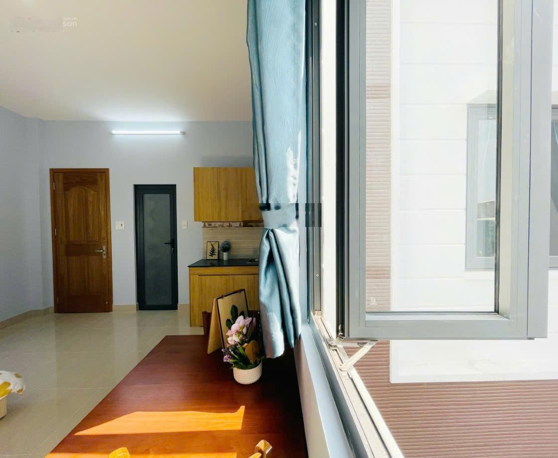 Phòng cửa sổ 30m2 full nội thất 575 cách mạng tháng 8, quận 10