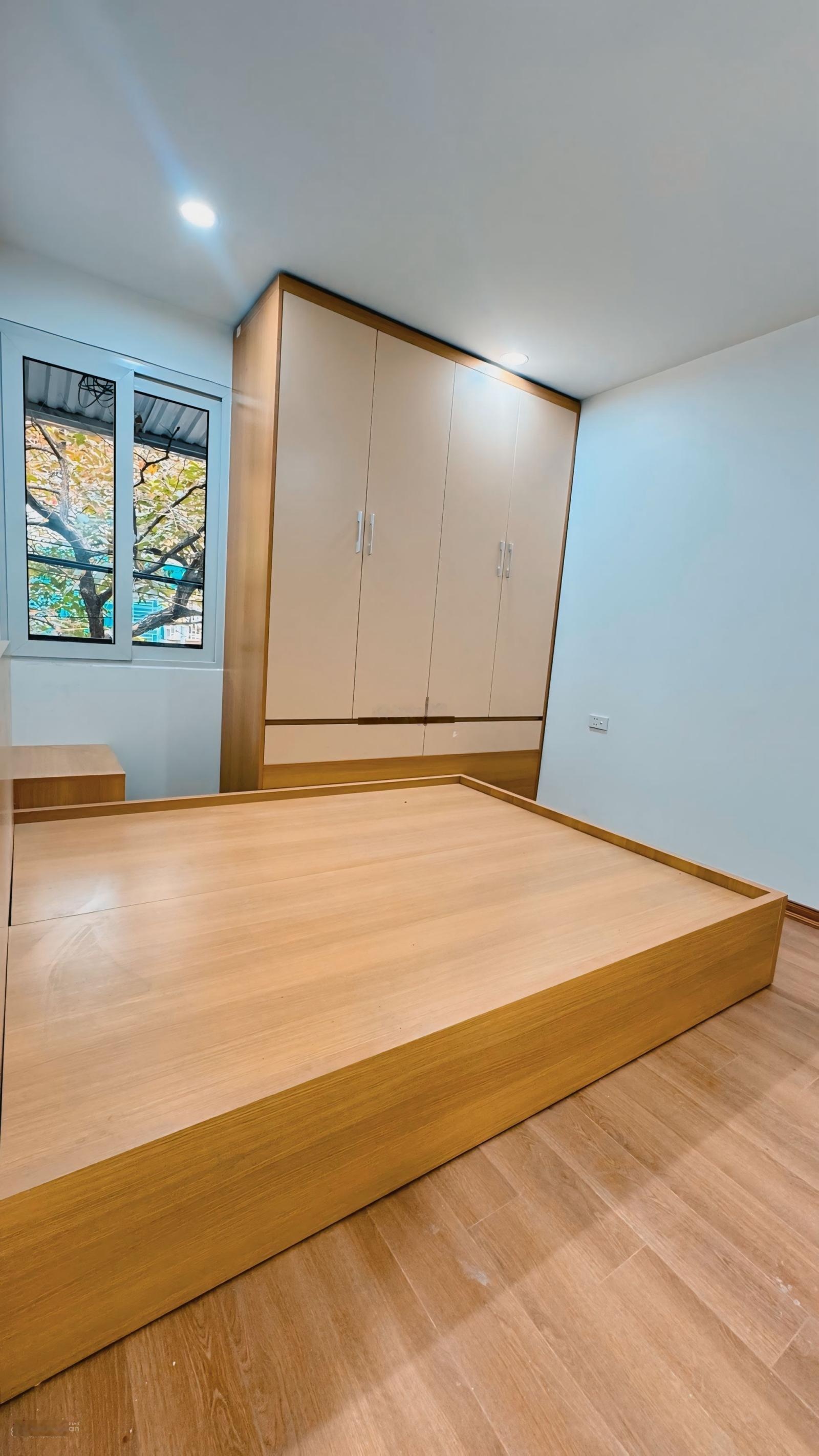 Em có căn 1 ngủ 1 khách 1 bếp 40m2 - tầng thấp - khu Phương Mai - Kim Liên - Nhỉnh 1 tỷ!