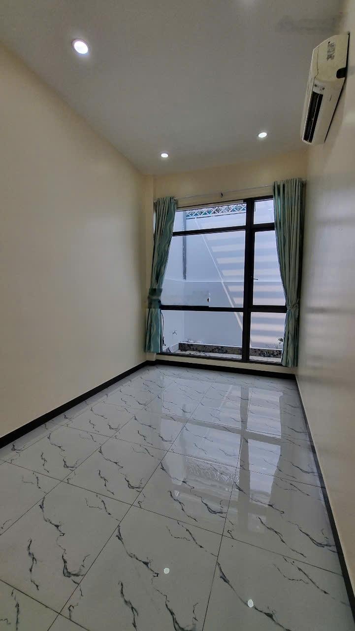 Cho thuê nhà riêng tại Trung Mỹ Tây 3, 10 triệu, 104m2, đẹp, nhiều tiện ích