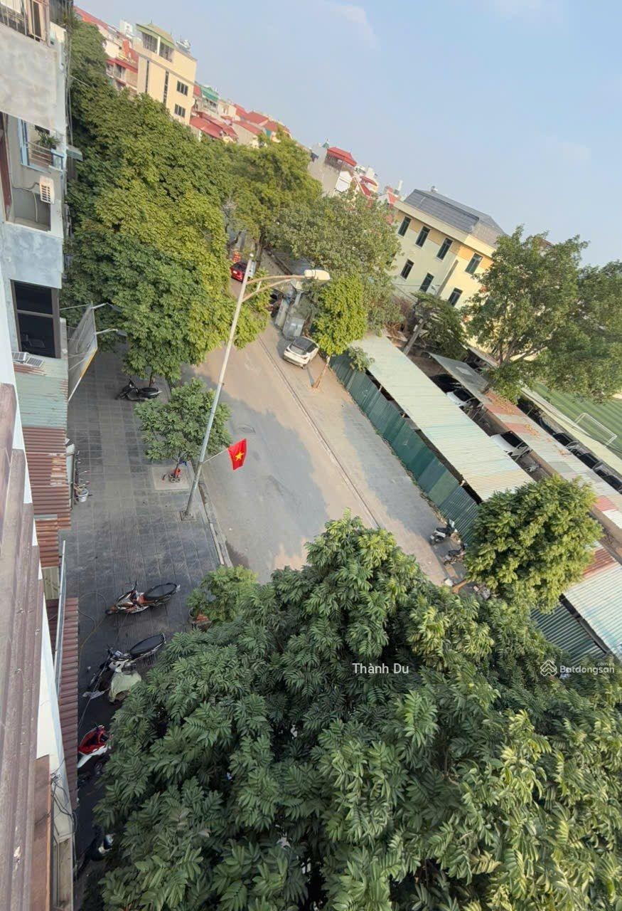 Cho thuê nhà nguyên căn mặt phố Thanh Am 60m2 4T, 4PN ở hoặc làm văn phòng giá 10 tr/ tháng