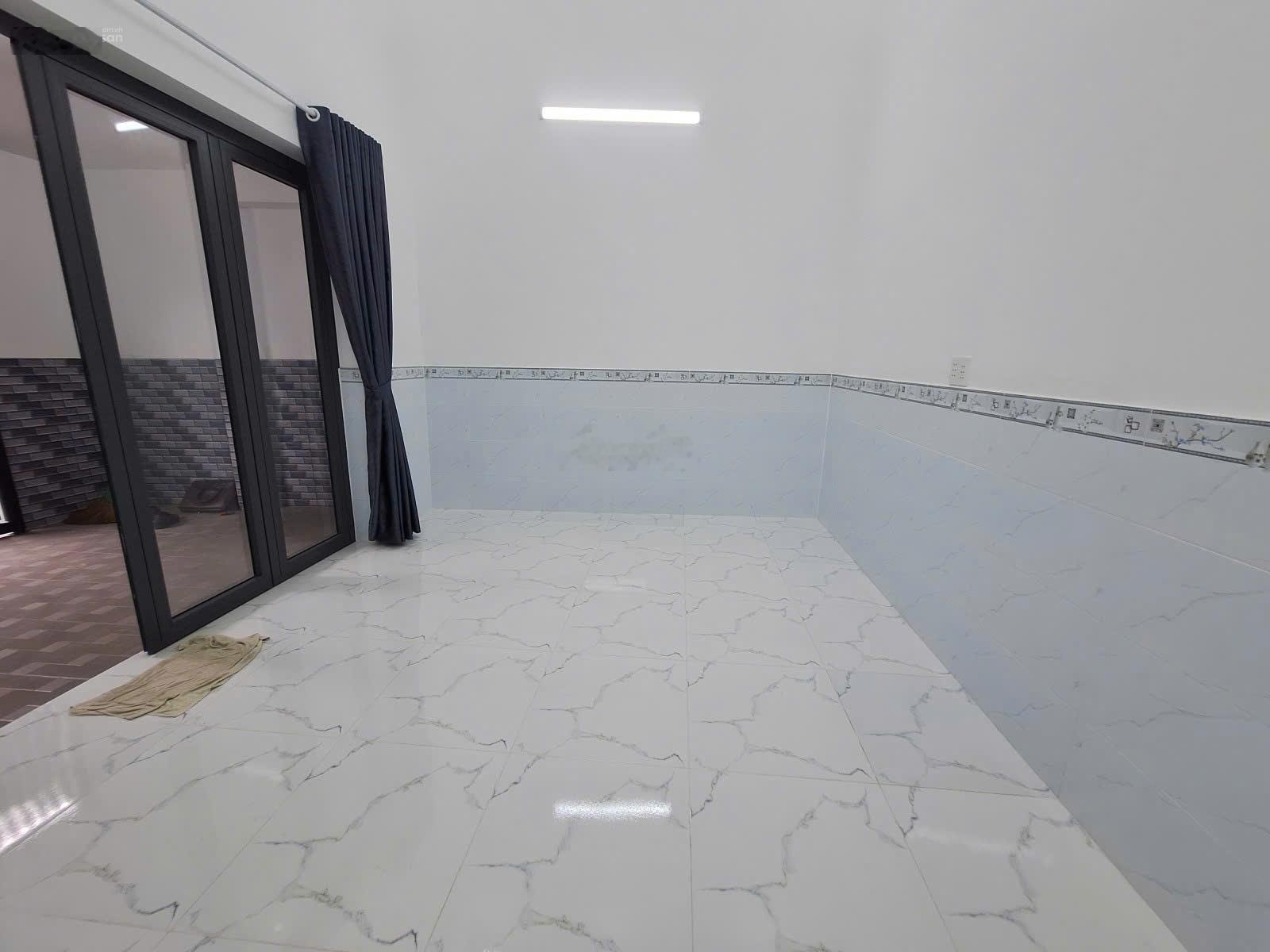 MẶT TIỀN xe hơi thông -Gần BV Lê Văn Thịnh Q2 - 1T1L 3pn - 62m2 ngang 4.5m nở hậu 5,2m - chỉ 6,9 tỷ