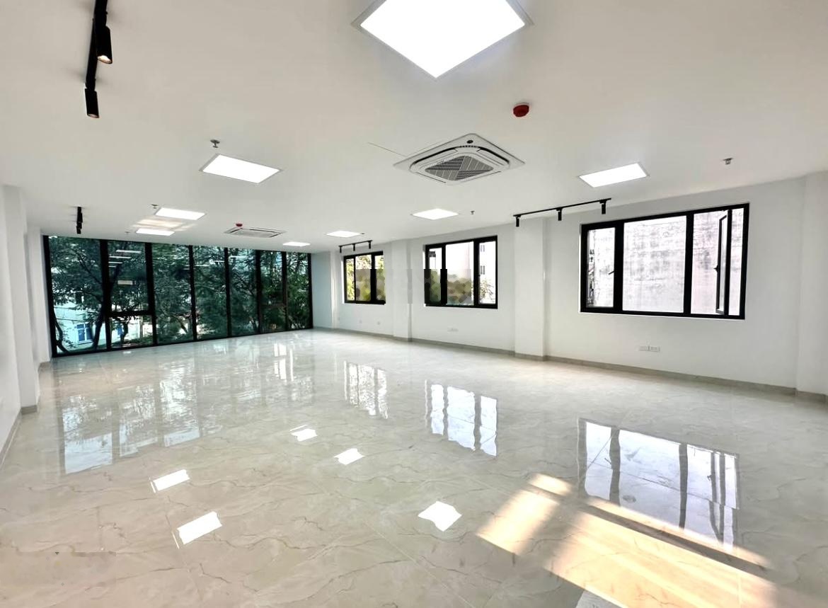 Toà văn phòng building duy nhất Cổ Linh, Long Biên - Mới cứng, view công viên