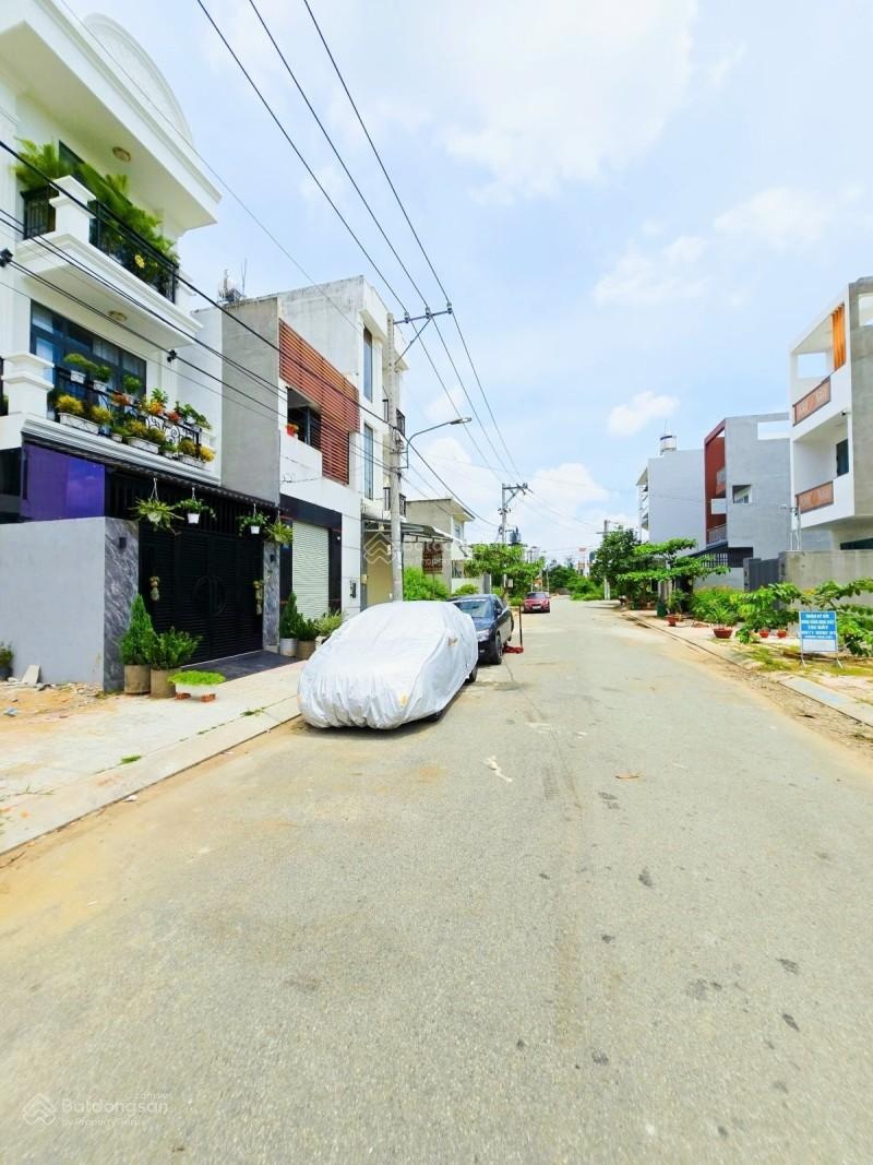 Đất nền 51m2, ngang 5.1m, đường ô tô 9m, long thuận, long phước, q9. giá 3.1 tỷ