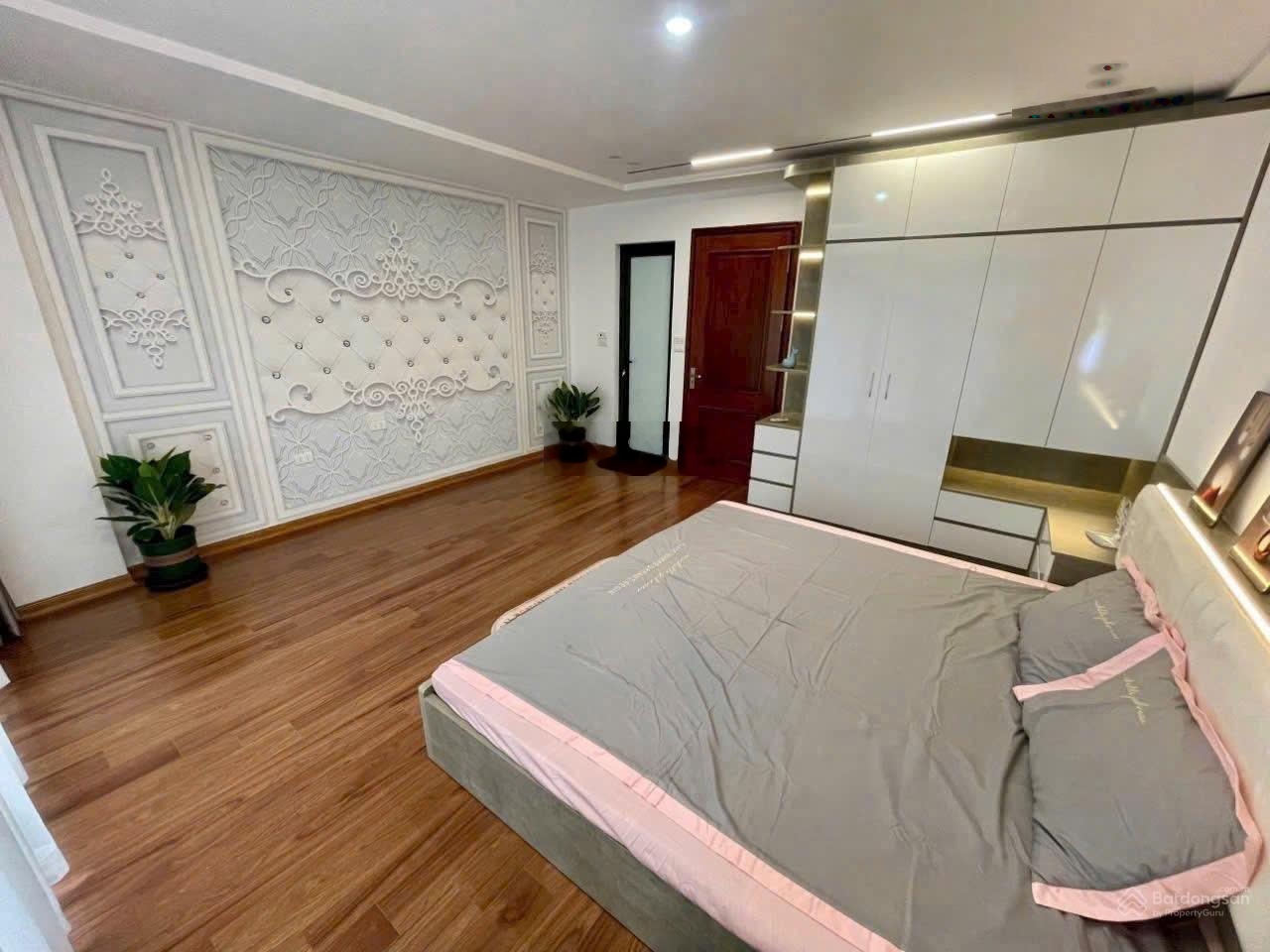 Bán nhà 4 tầng Trần Phú Hà Đông, sát tàu điện Văn Quán, 90m2, kinh doanh chung cư mini