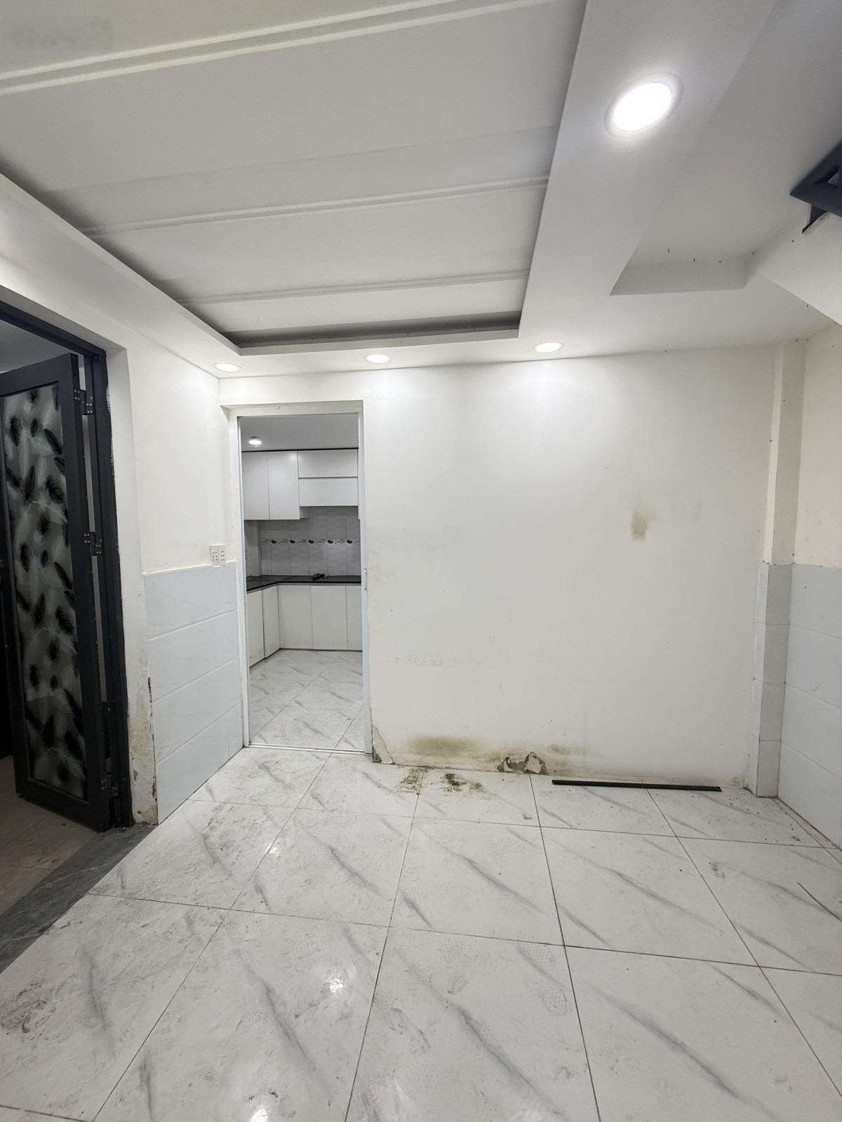 Ô tô ngang nhà - kinh doanh - Huỳnh Tấn Phát