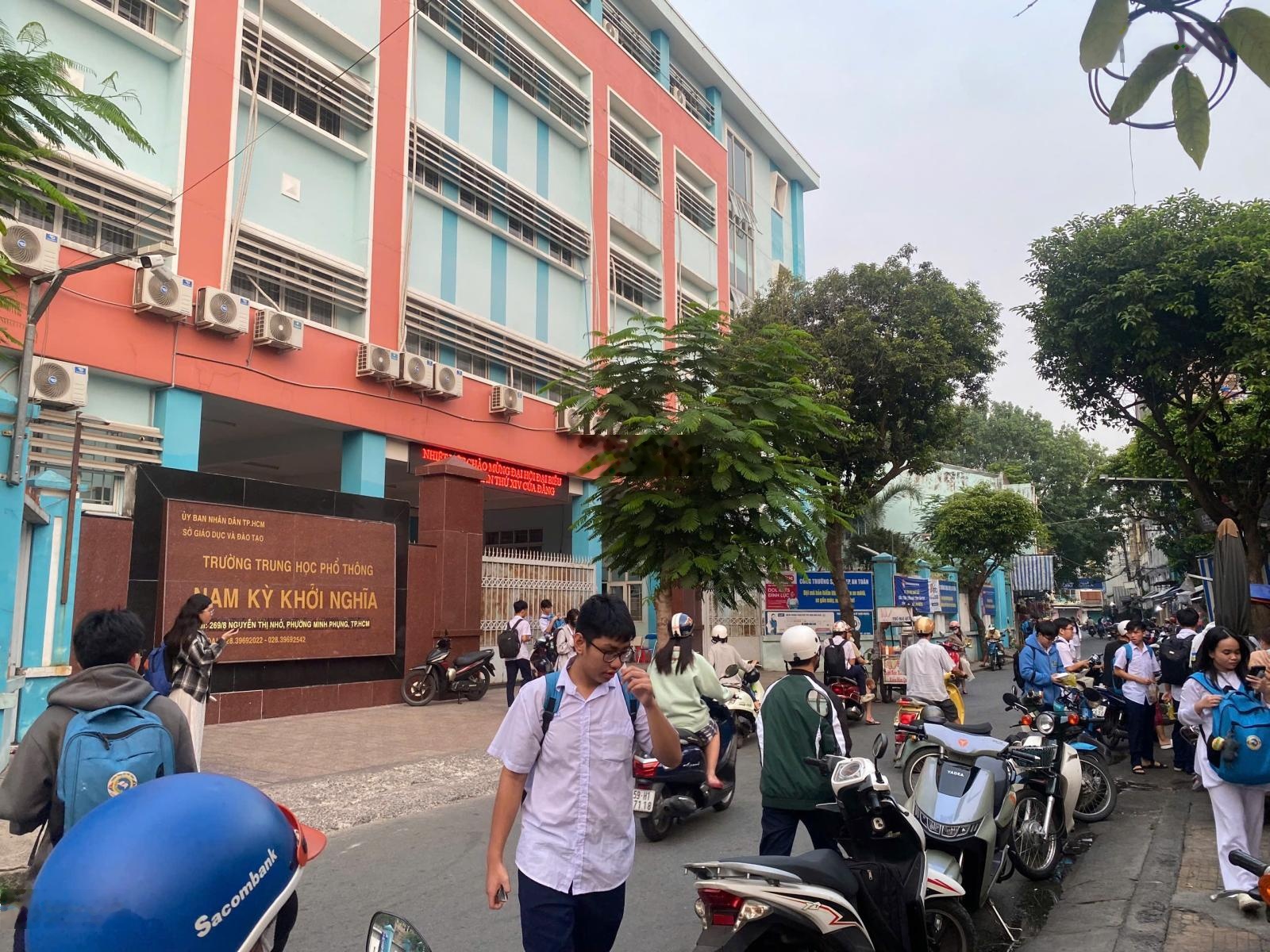 Cho Thu.ê mặt bằng đường Hàn Hải Nguyên q.11 - Hẻm 8m thông DT: 4 x 13 5.tr Tiện làm vp cty, kinh