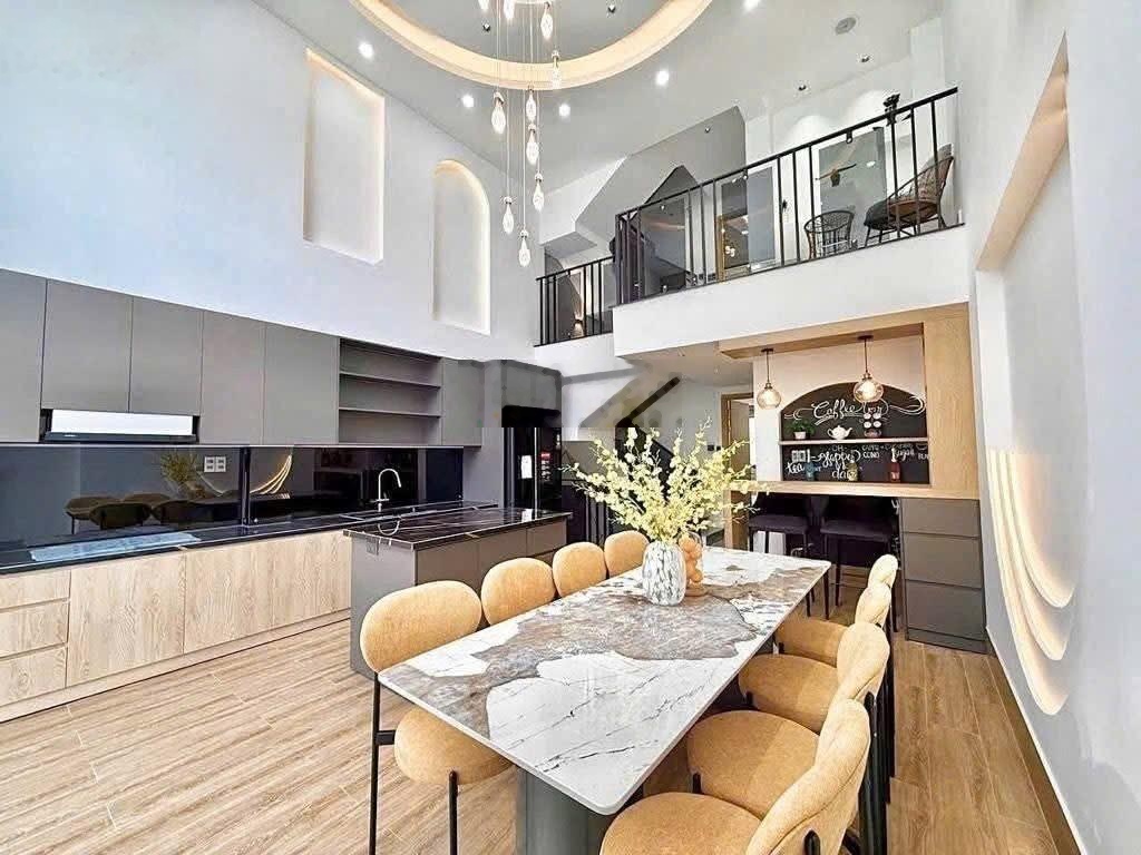 Bán gấp nhà Q5 - xe hơi đậu cửa - đường Lưu Xuân Tín - 63,6m2 - dòng tiền 25 triệu/tháng