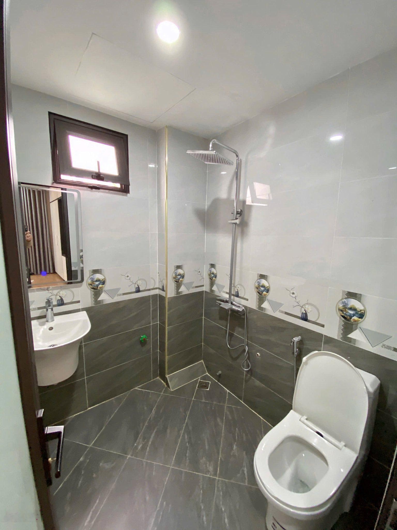 Siêu hiếm nhà mới Giáp Nhất Ngã Tư Sở, ô tô con đỗ cổng, full đồ DT 38m2x5T MT4.6m giá 10.2 tỷ