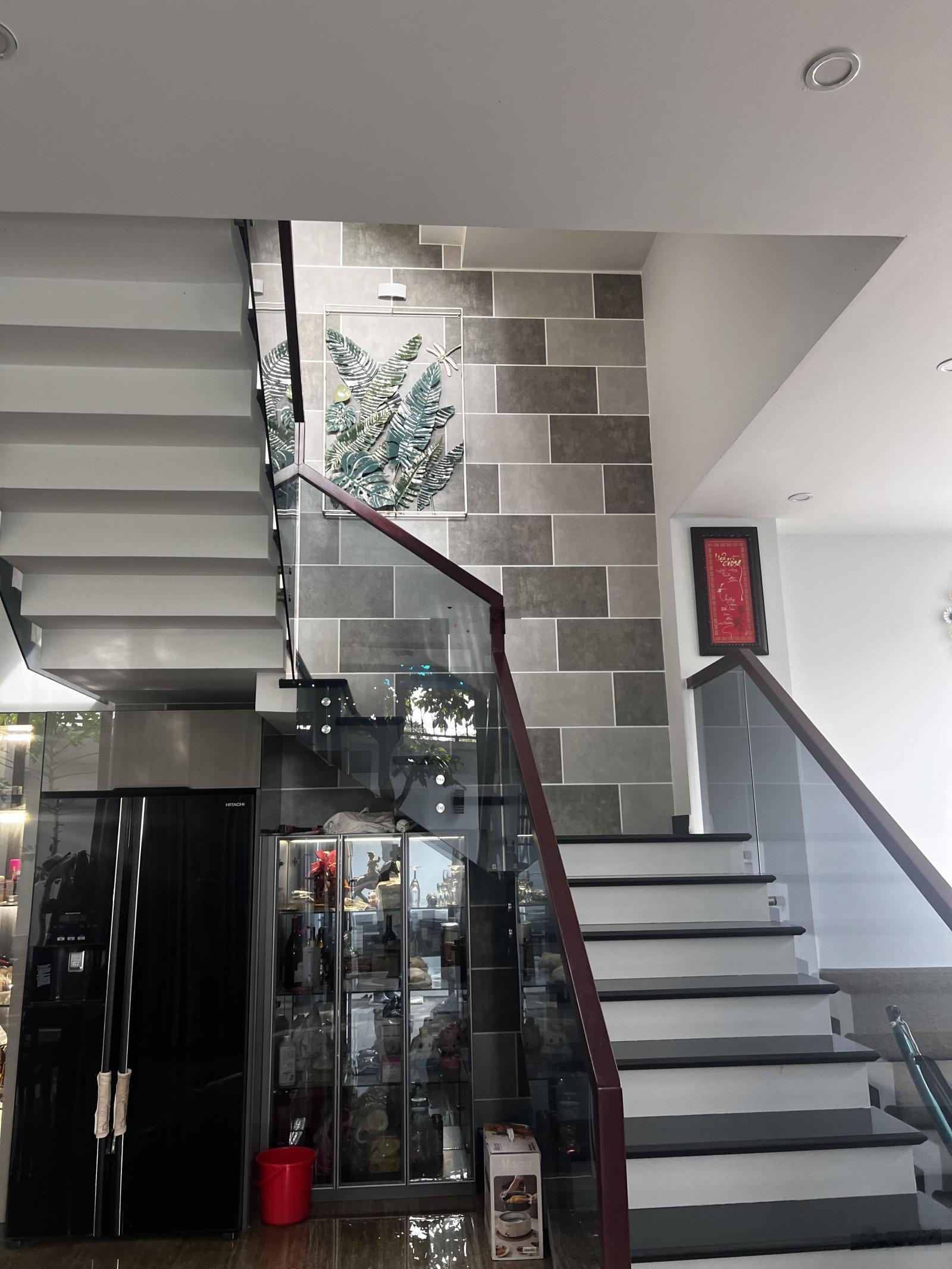 Cho thuê nguyên căn mặt tiền đường 30m Phù hợp cafe Cao cấp