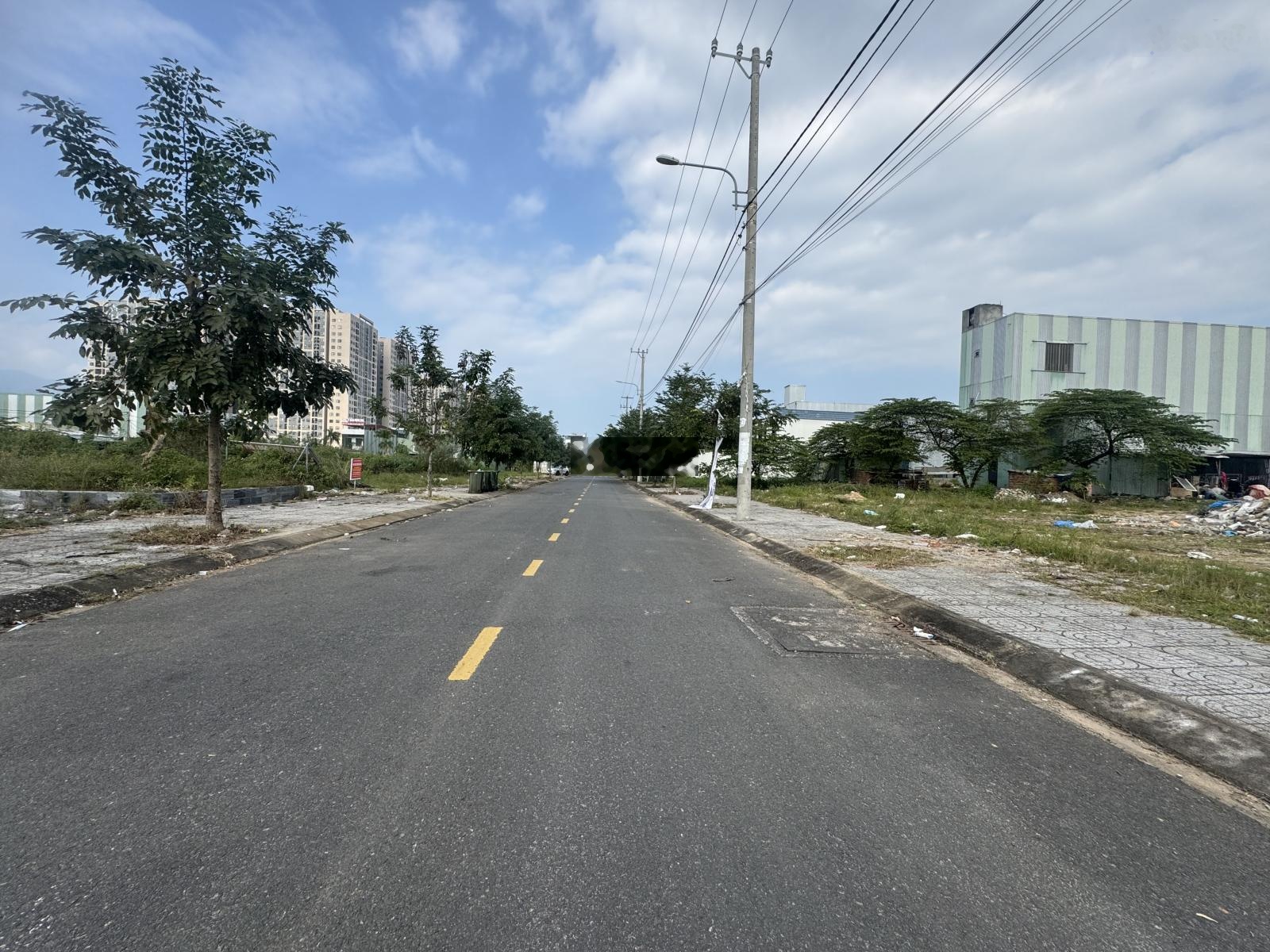 Bán đất Lakeside đường 5,5 m giá 3.7 tỷ đường 7,5 m giá 4.650 tỷ, LH 0905835348