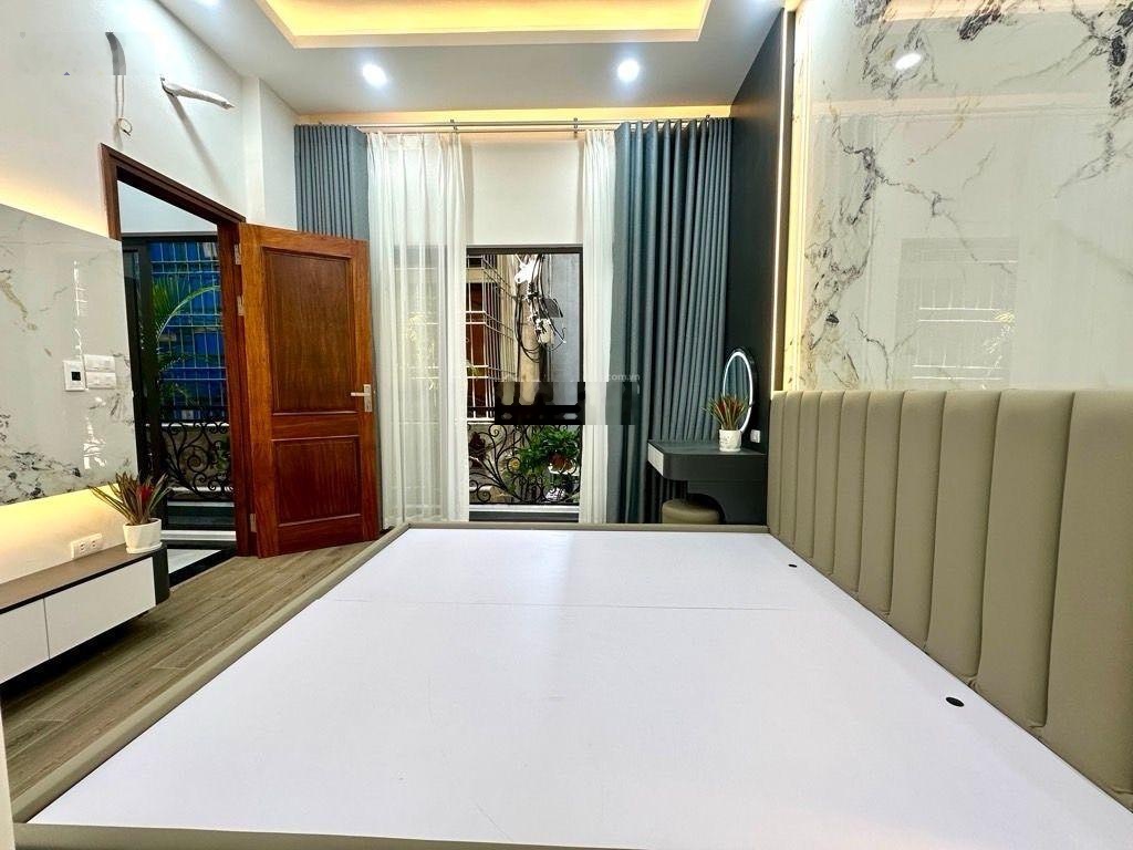 Bán nhà riêng đường Minh Khai, 9,8 tỷ, 50m2, 5PN, 4WC, chính chủ hot!