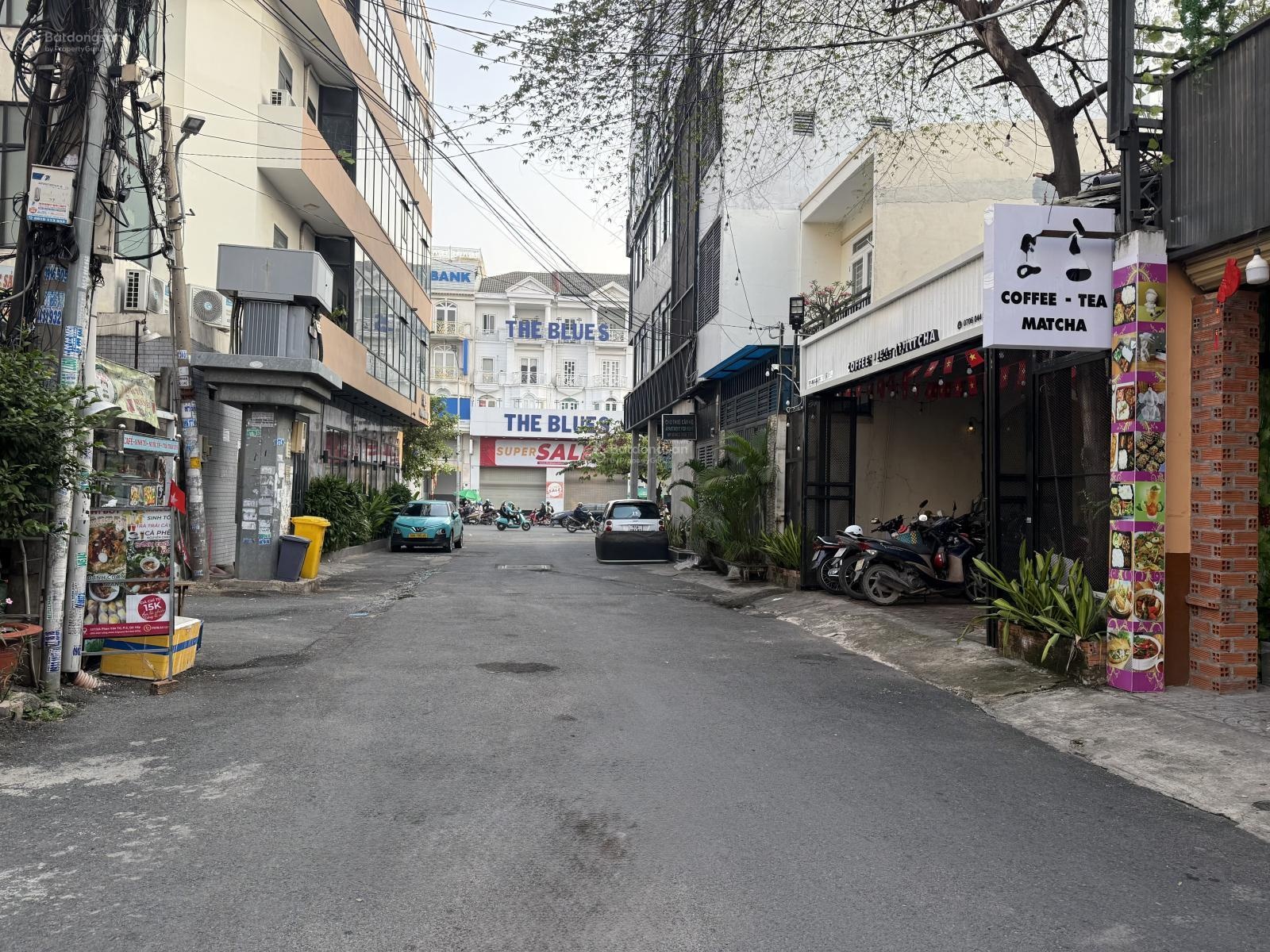 Bán khách sạn đang kinh doanh ổn định - hẻm xe hơi sát mặt tiền Phan Văn Trị - đối diện Emart