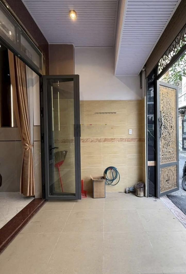 Xoay vòng vốn bán nhà Lý Nam Đế - Quận 11. 80.3m2 đang cho thuê 20triệu. Gần Tân Phước Plaza