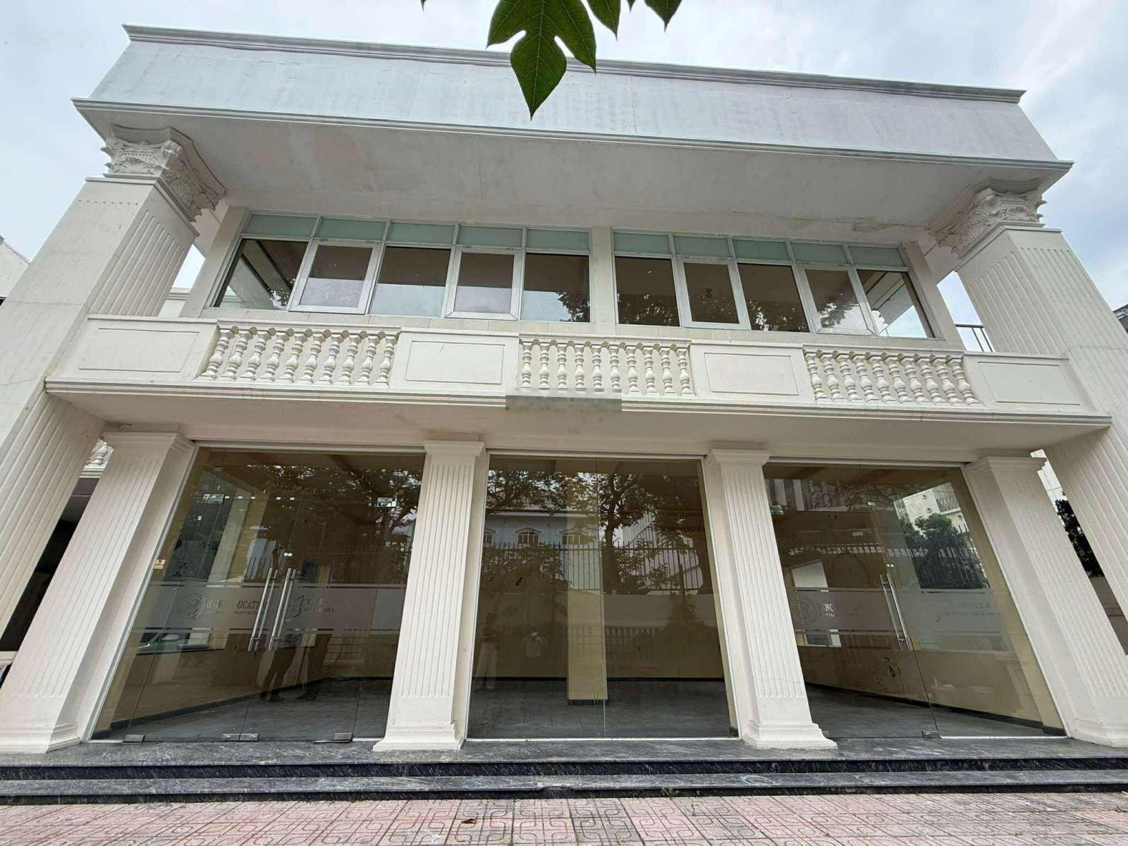 Giảm gấp 36 tỉ ! Mặt tiền Trương Định, Quận 3 - vị trí đắc địa không có căn thứ 2 - 10VP công ty