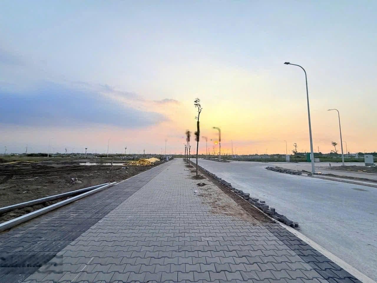 1 cặp nền 90m2 SHR, đường trước đất 18m, đối diện công viên 21.000m2. Mua sớm giá gốc từ CĐT chỉ 2x