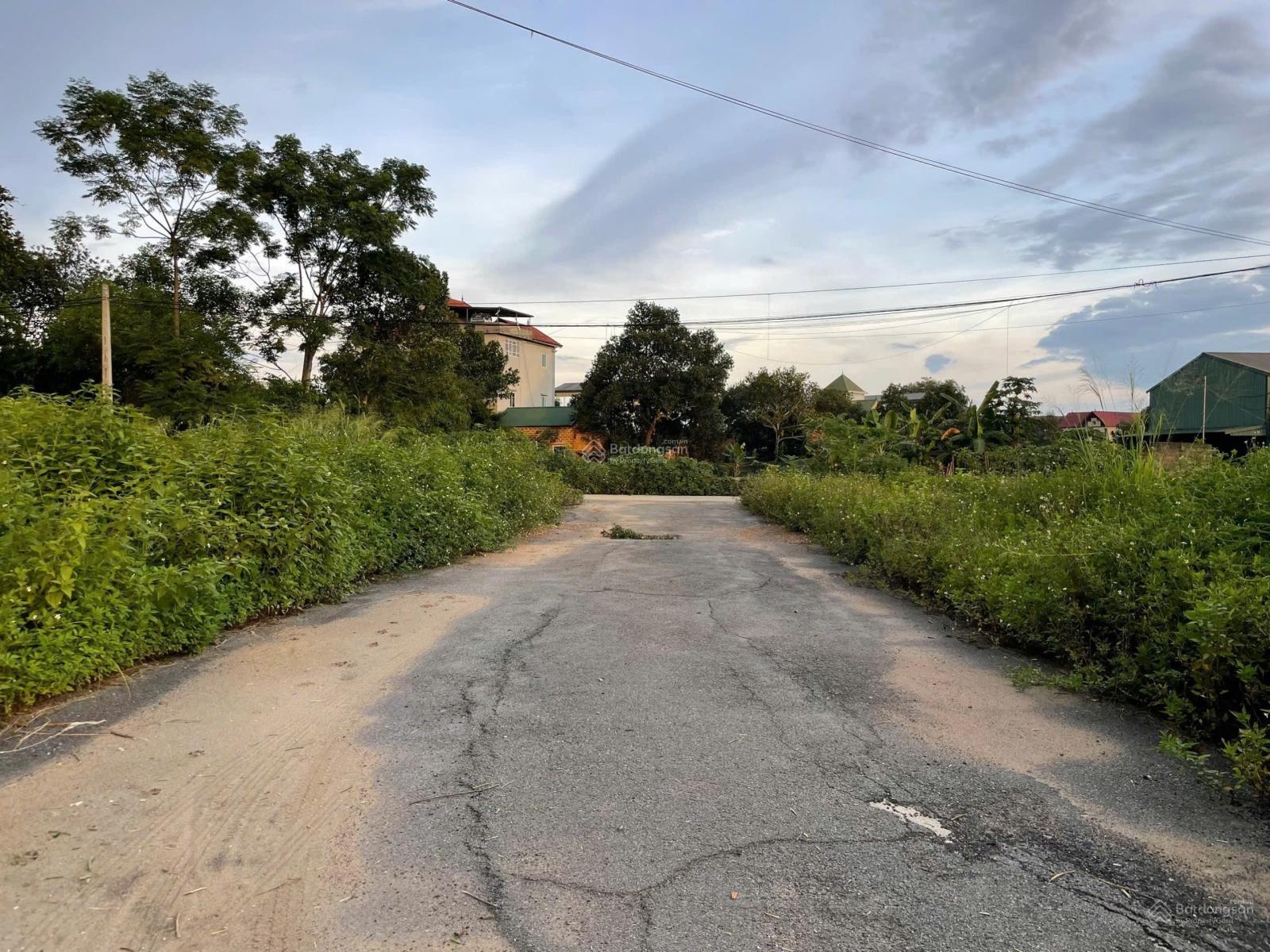 60.3m2 Đồi Sen Bình Yên sát CNC Hoà Lạc vị trí trung tâm đẹp gần đường lớn đường thông ô tô tránh